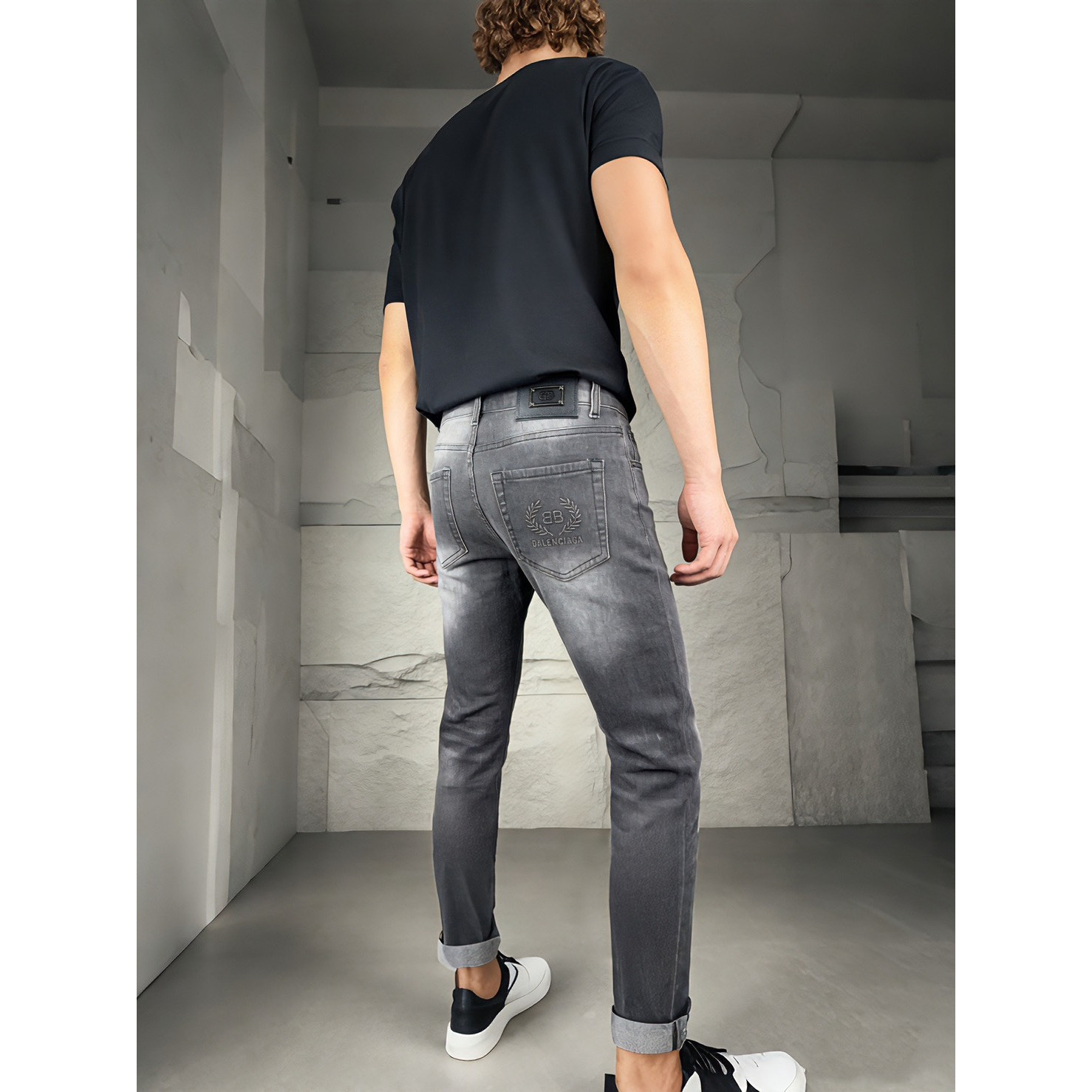 <p>Balenciaga 牛仔褲</p>