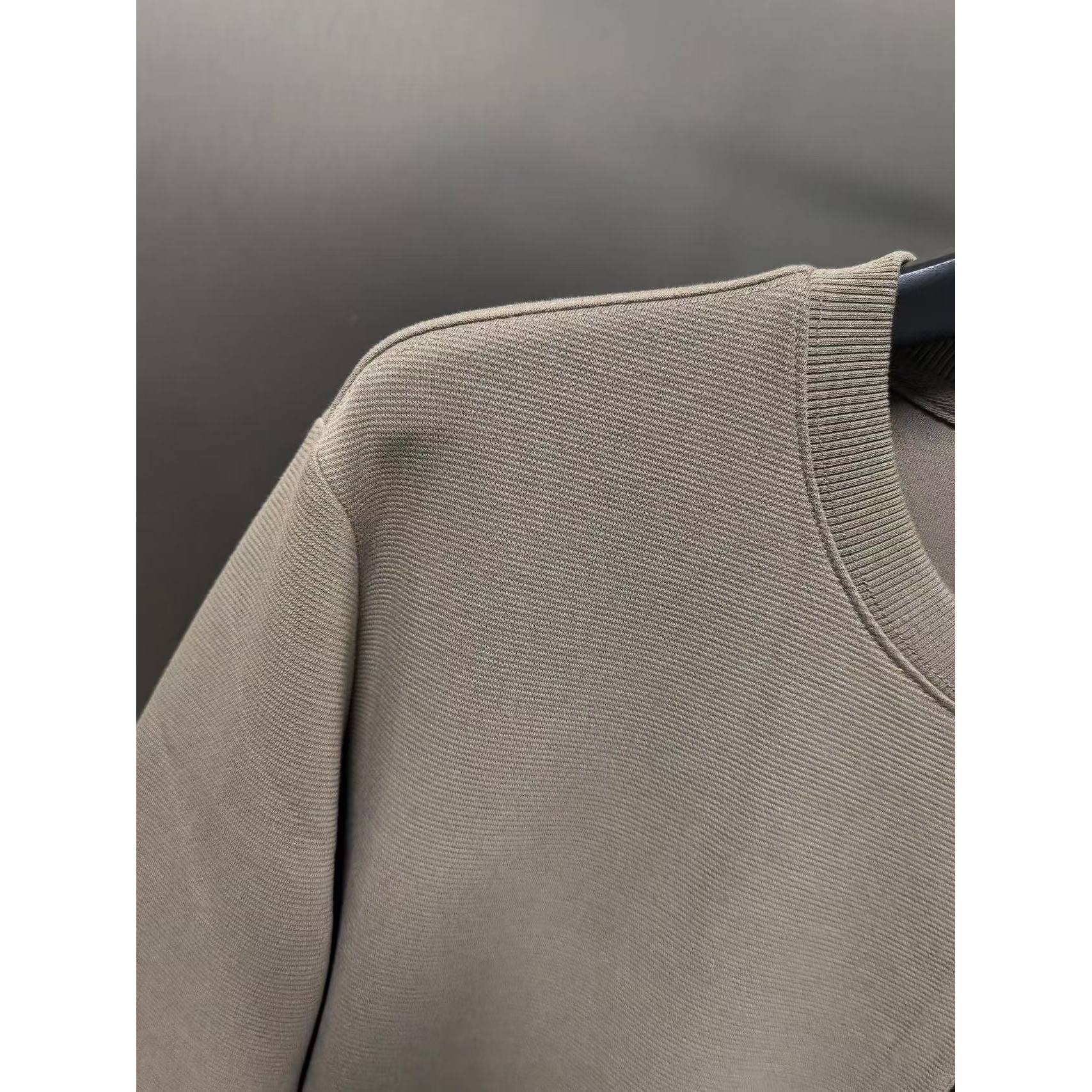 <p>Arc'teryx 新款卫衣(卡其)</p>