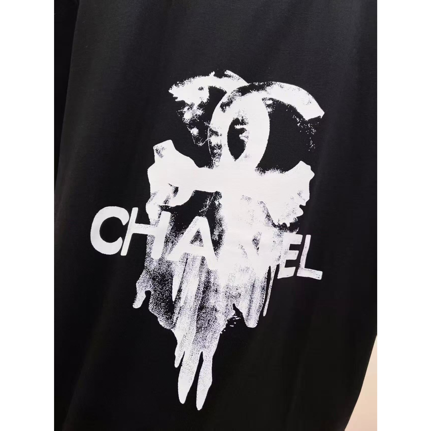 <p>CHANEL 短袖T恤(黑)</p>