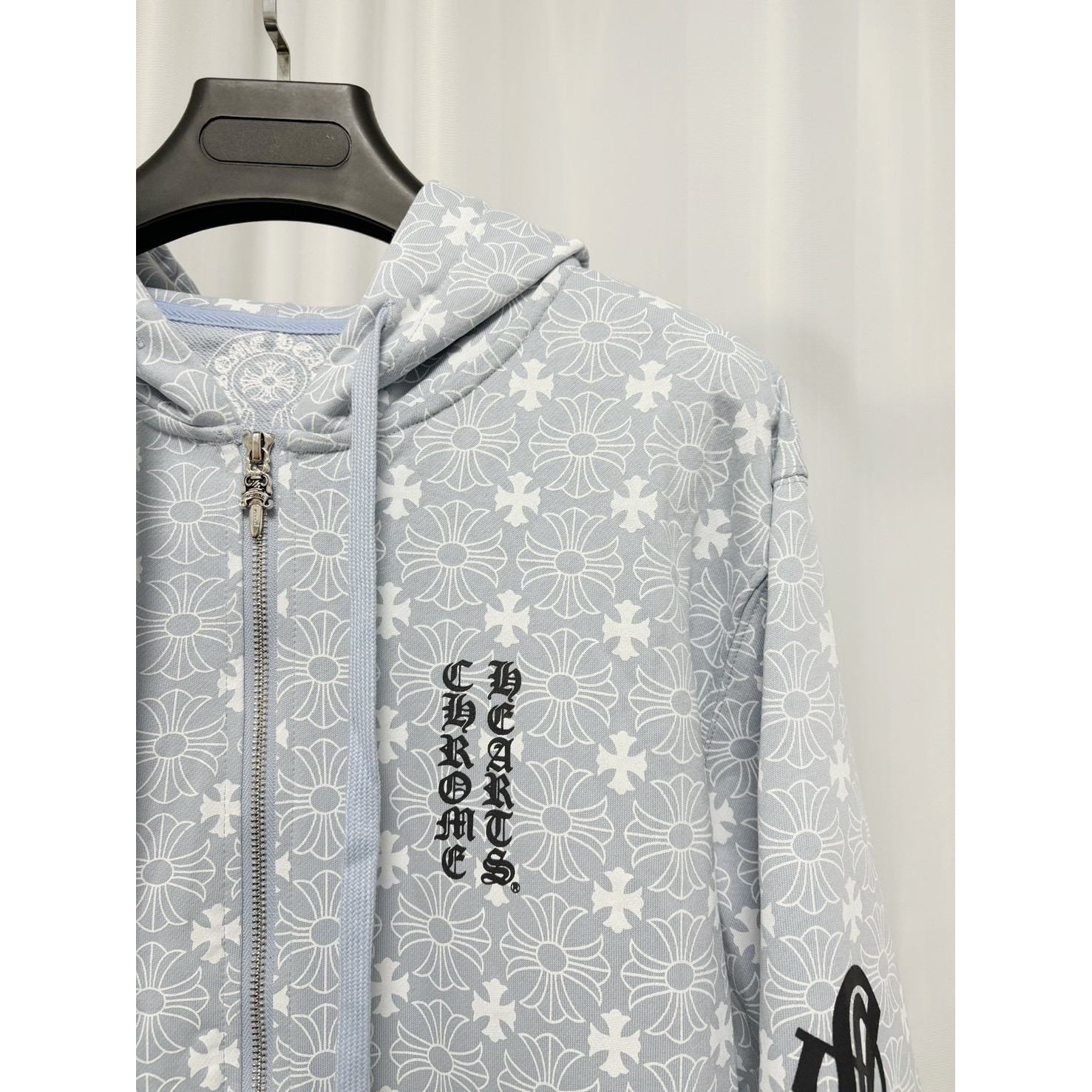<p>Chrome Hearts 拉链外套</p>

<p>&nbsp;</p>