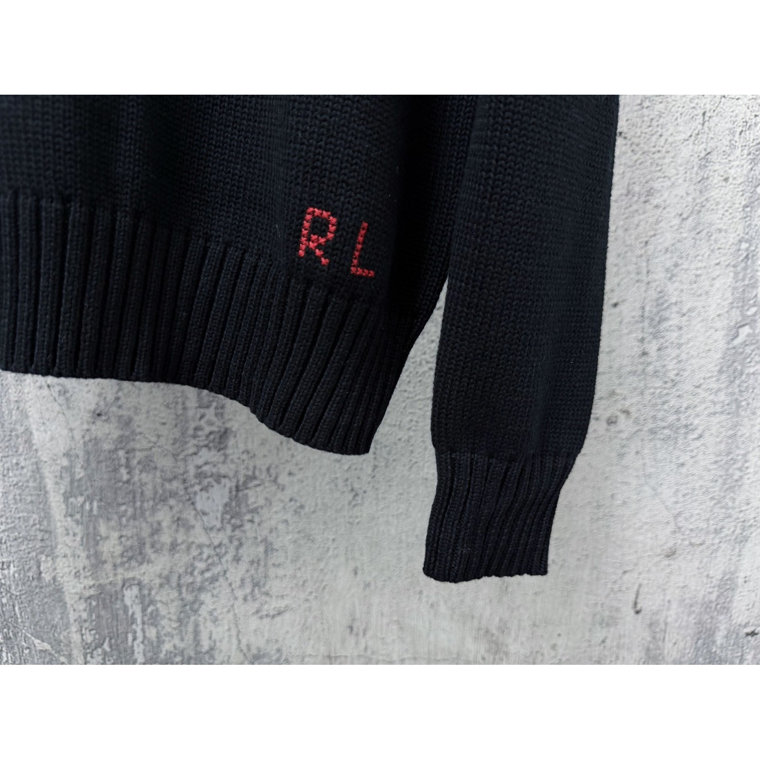 <p>Ralph Lauren 宽松版棉圆领针织衫(黑)</p>