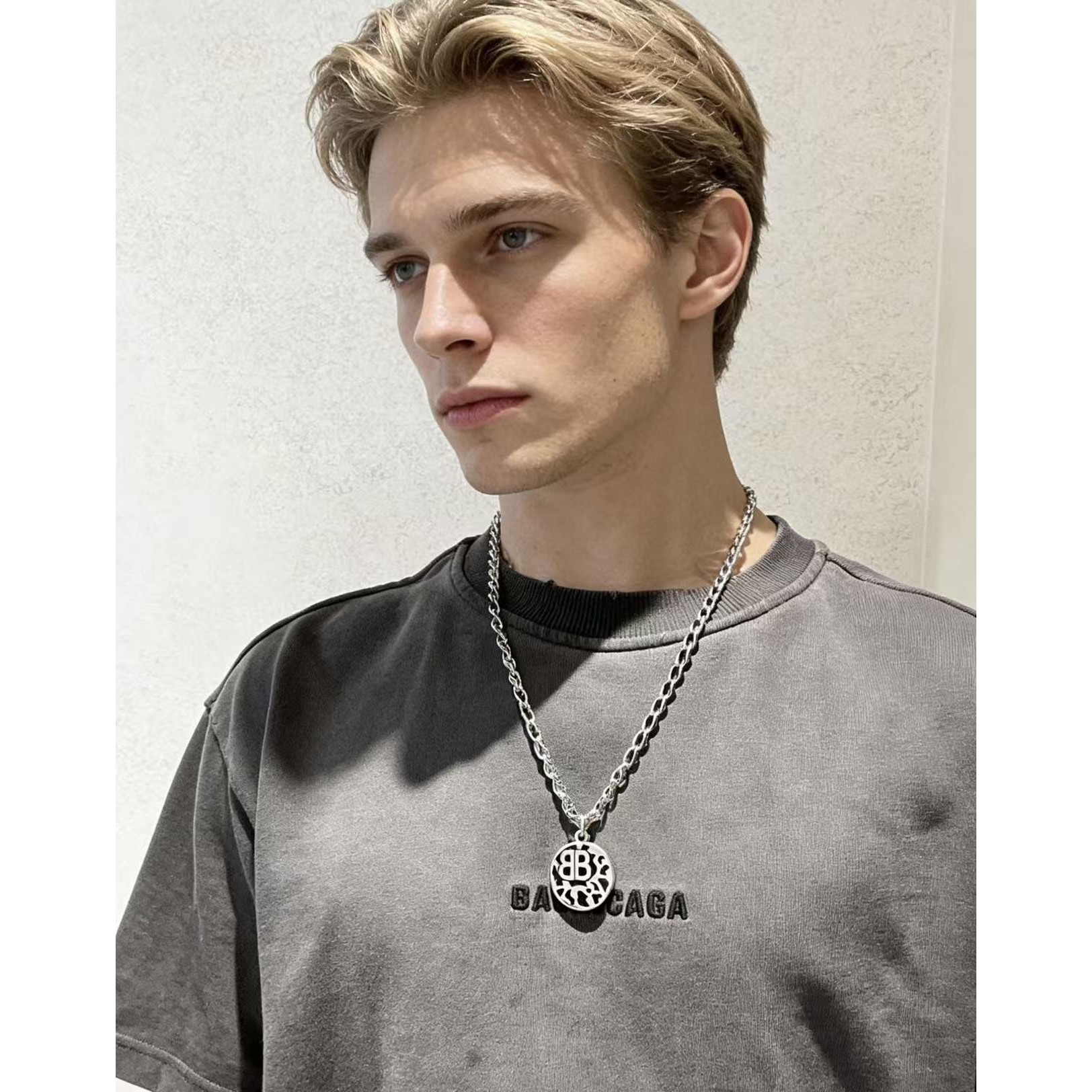 <p>Balenciaga 项链</p>