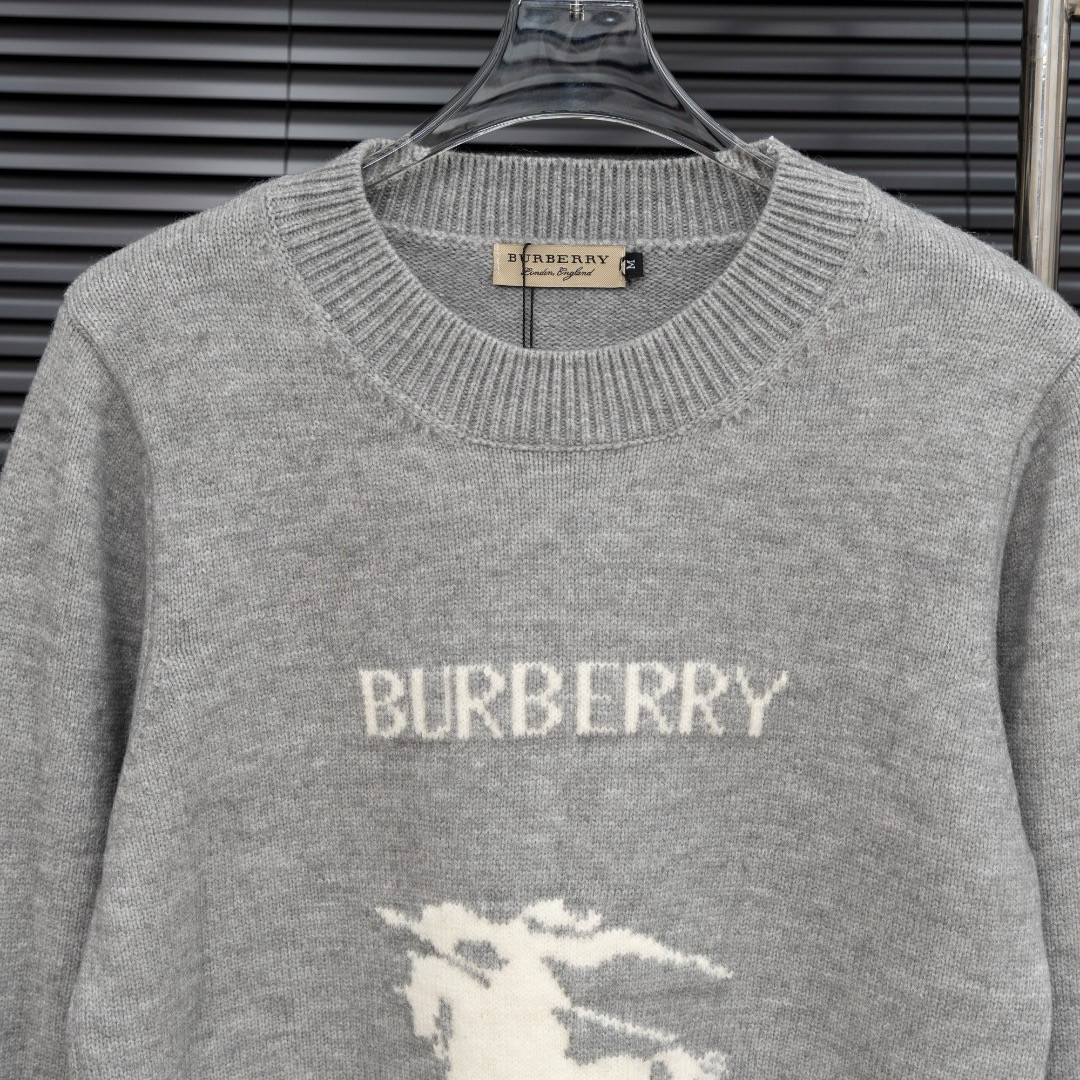 <p>BURBERRY&nbsp;战马 LOGO长袖毛衣(灰)</p>