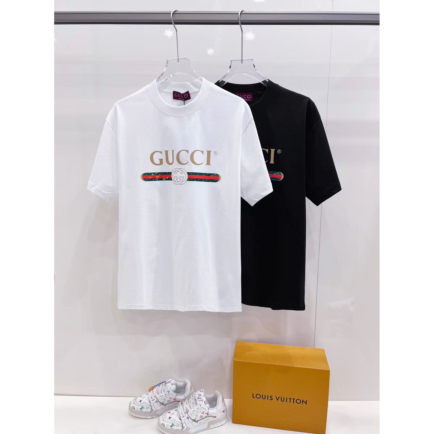 <p>GUCCI&nbsp;夏季新品短袖(黑)</p>