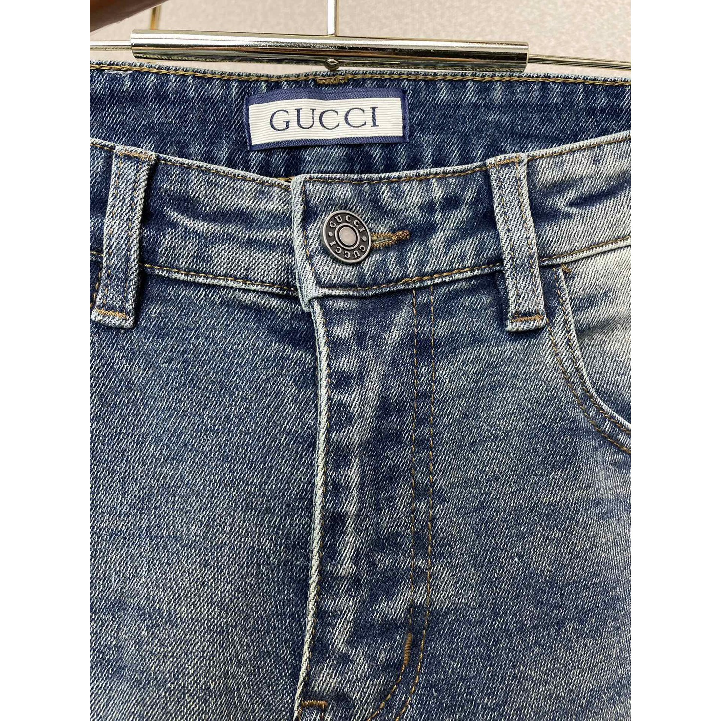 <p>GUCCI&nbsp;休闲牛仔裤</p>
