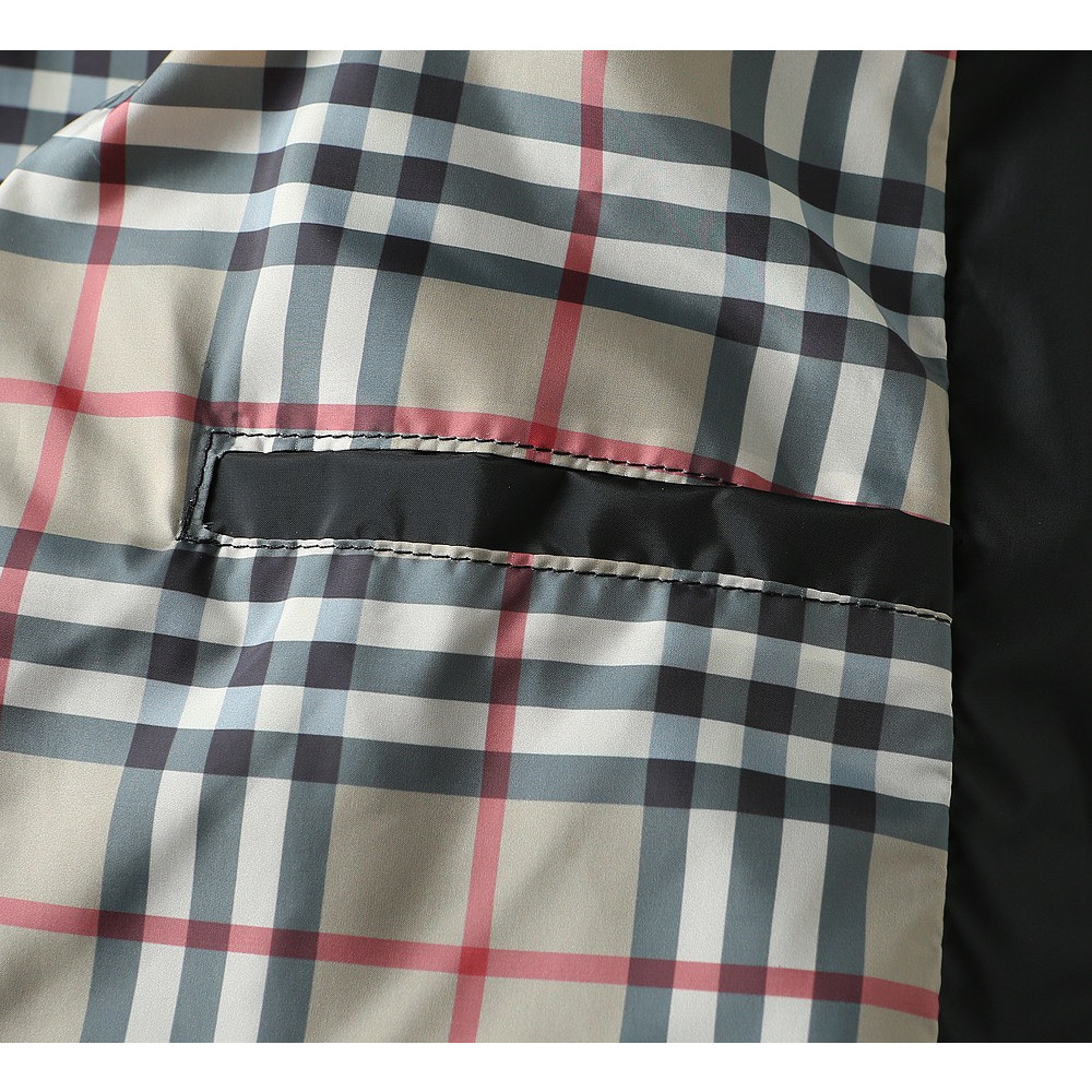 <p>BURBERRY 夹克外套(时尚设计师款)(黑)</p>