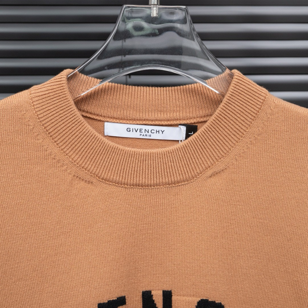 <p>Givenchy&nbsp;字母LOGO长袖毛衣(橘)</p>