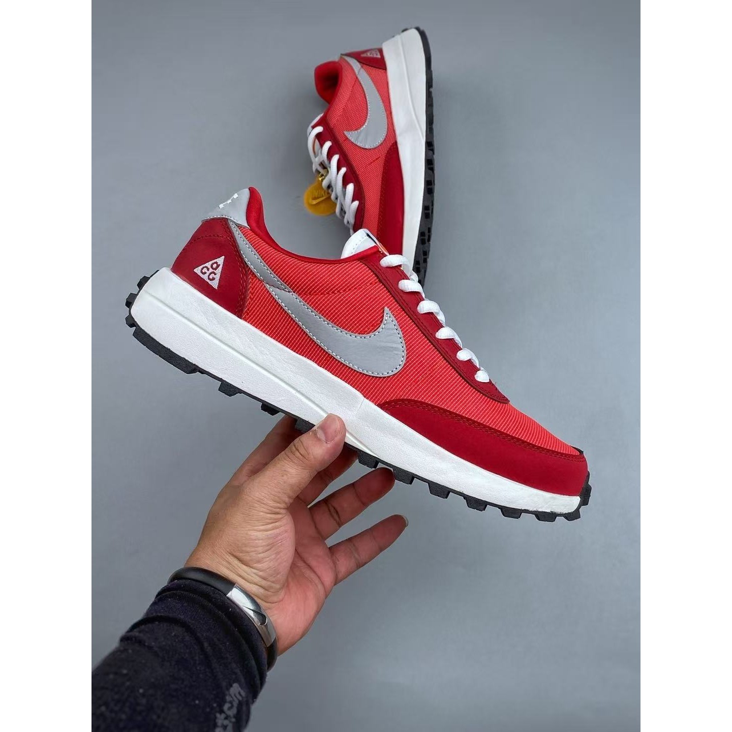 <p>Nike ACG LDV 越野跑鞋(紅)</p>