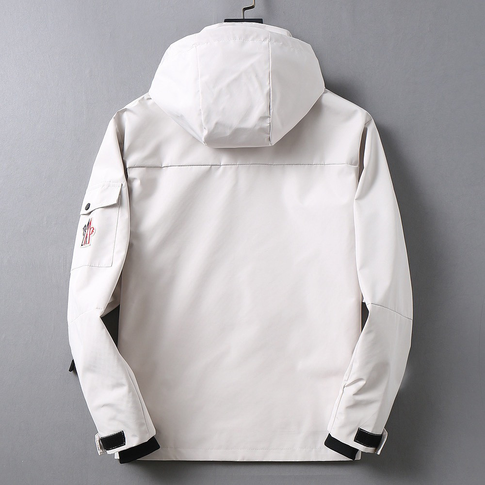 <p>Moncler 新款男士夹克外套</p>