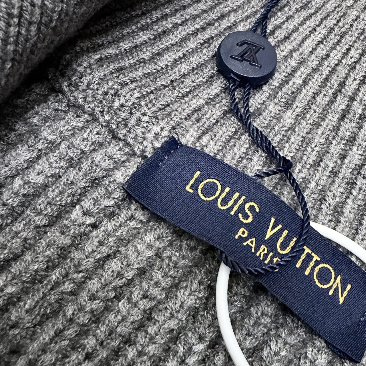 <p>LV 羊毛针织外套</p>