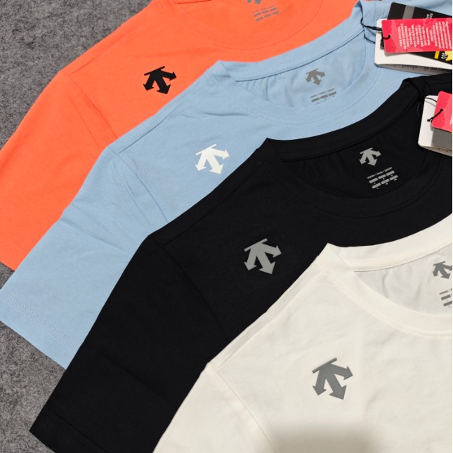 <p>DESCENTE 短袖T恤</p>