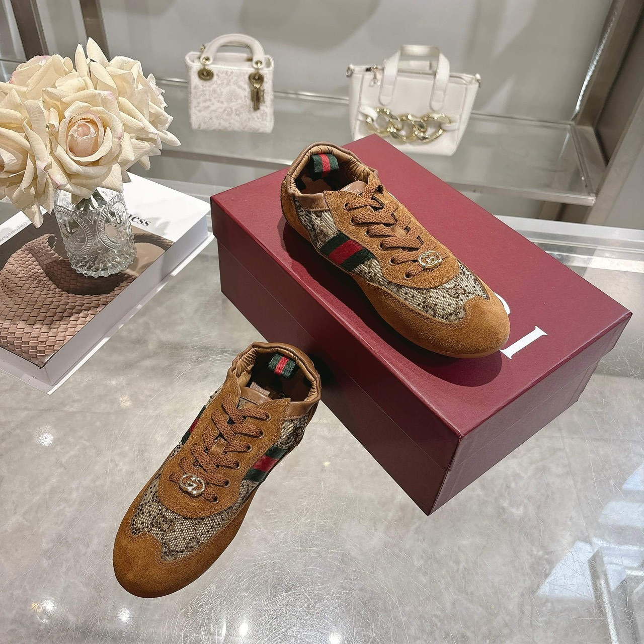 <p>GUCCI 水晶钻鞋(棕)</p>
