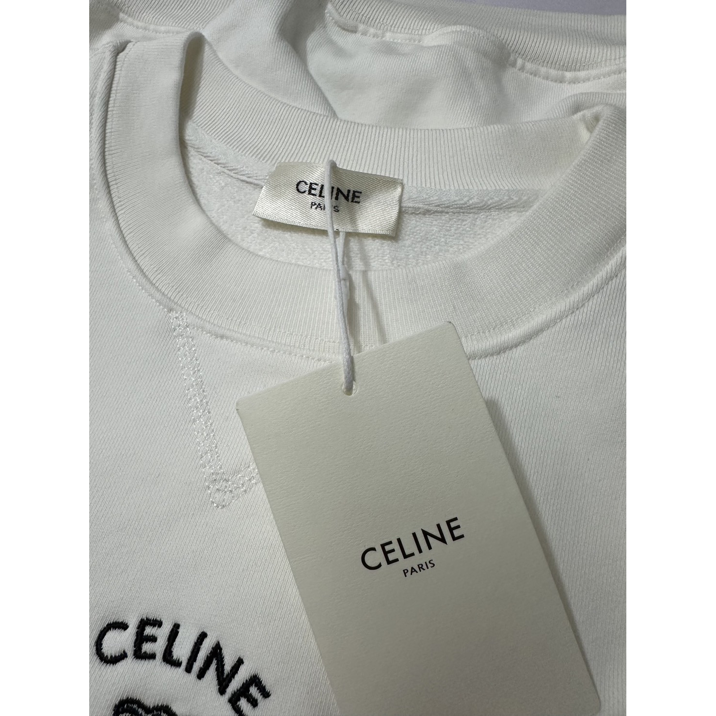 <p>Celine 长袖T恤(白)</p>
