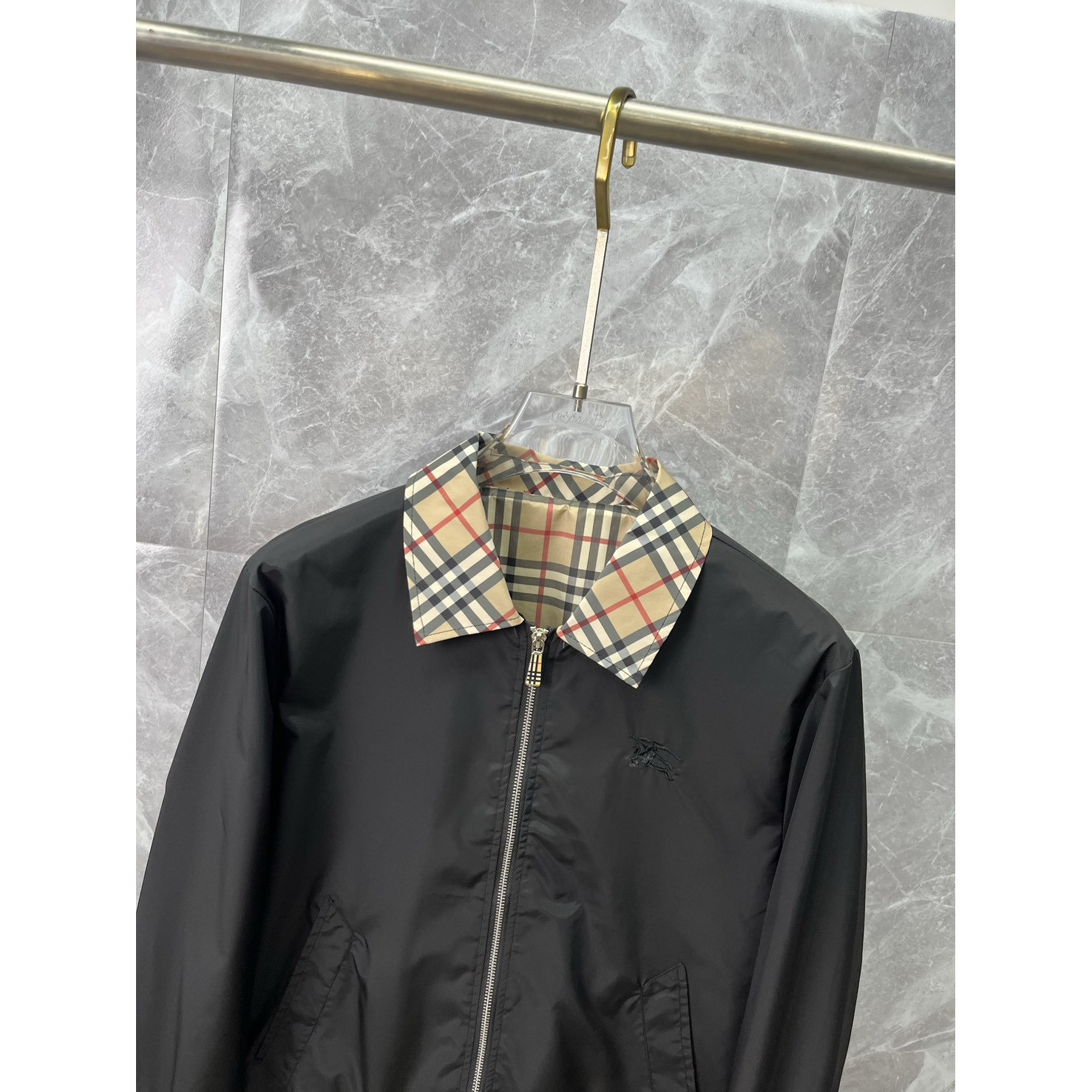 <p>BURBERRY 翻领夹克外套(黑)</p>