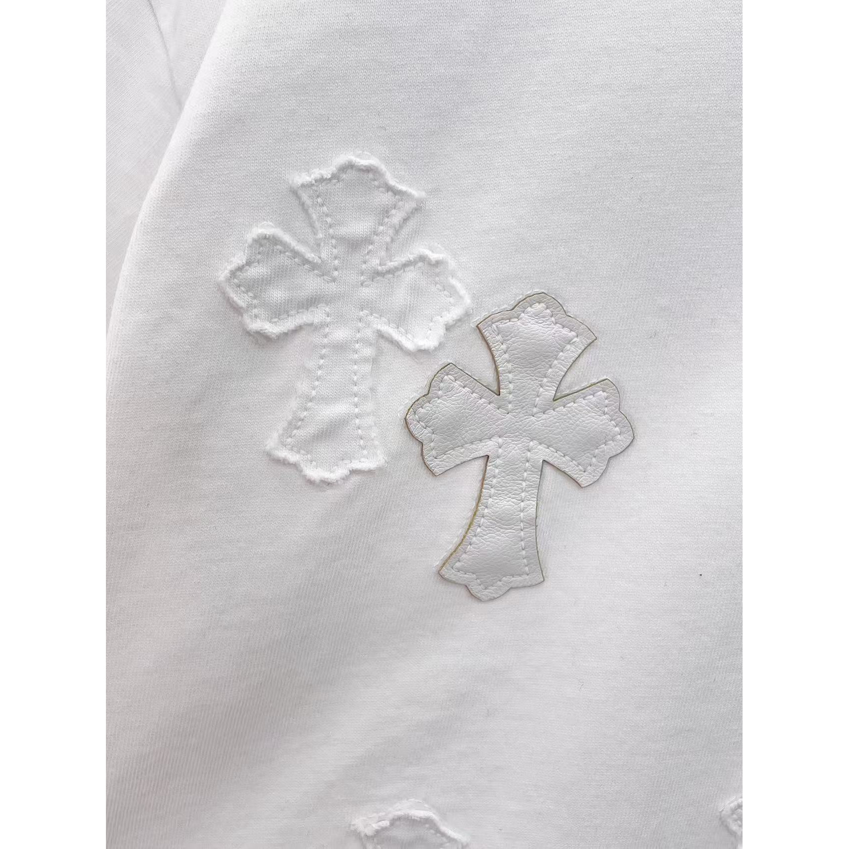 <p>CHROME HEARTS 专柜新款短袖T恤(白)</p>