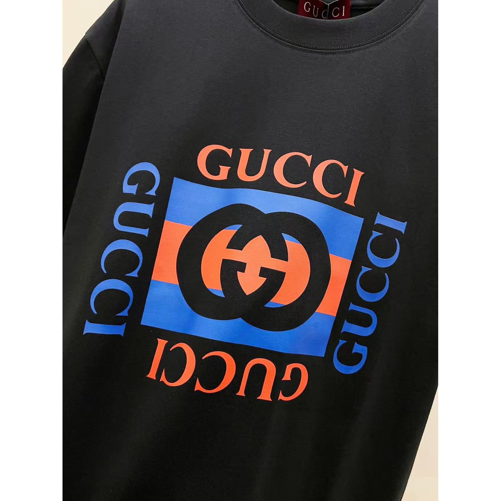 <p>GUCCI 短袖圆领T恤(黑)</p>