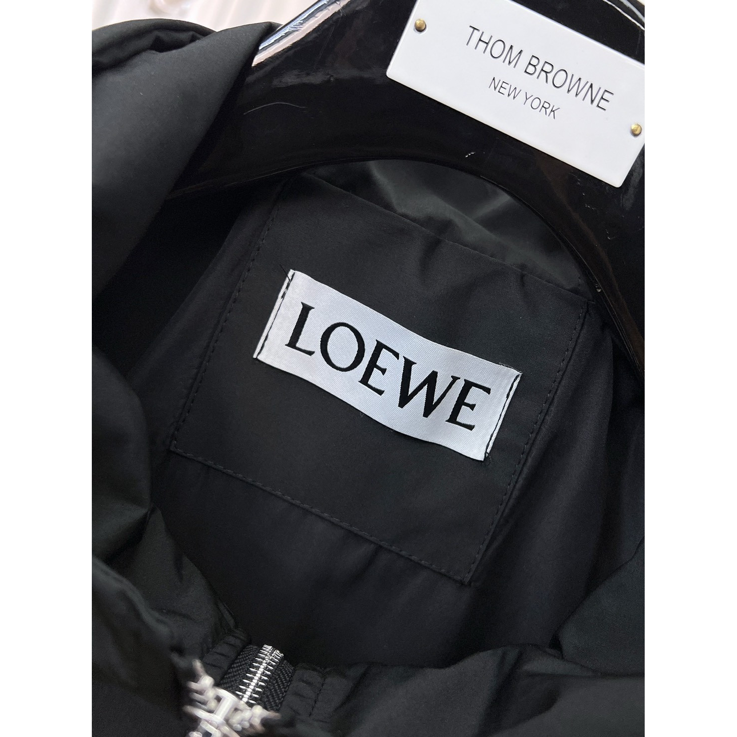 <p>LOEWE 男士夹克外套(黑)</p>
