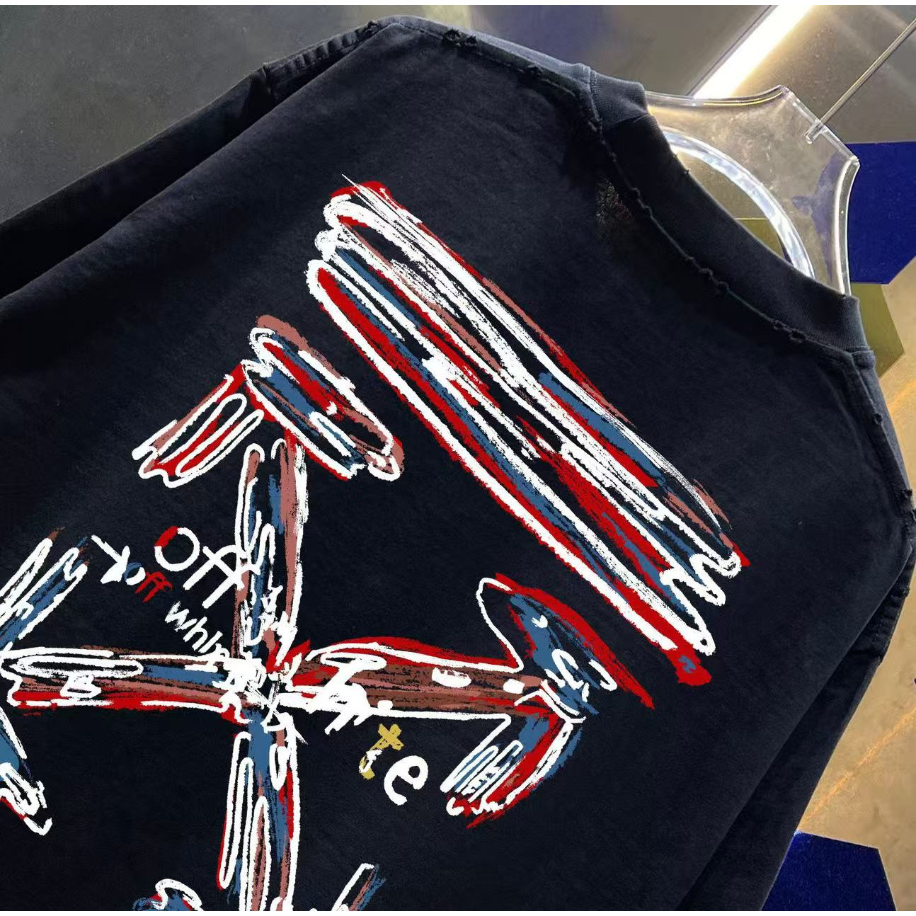 <p>OFF-white 洗水磨破短袖T恤(洗水黑)</p>