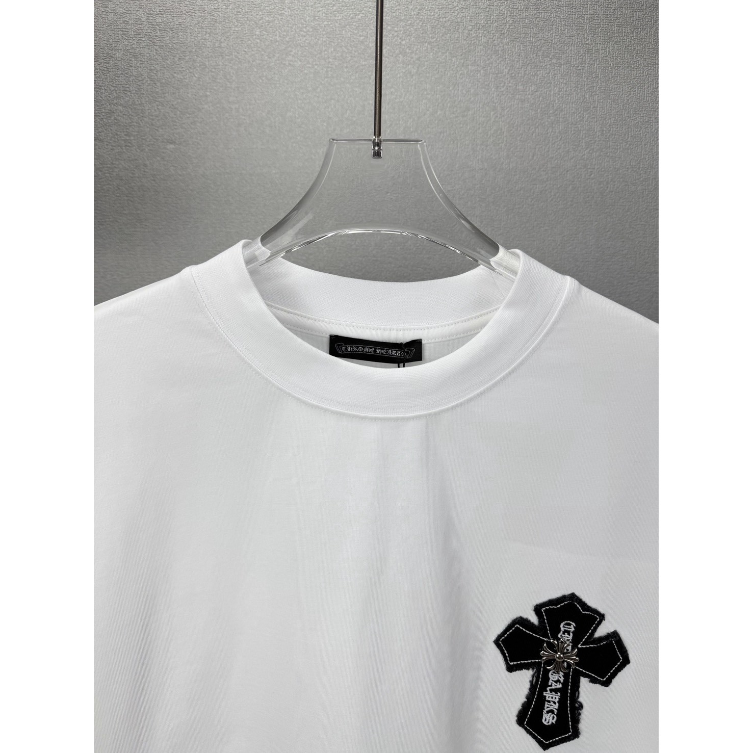 <p>CHROME HEARTS 圆领长袖T恤(白)</p>