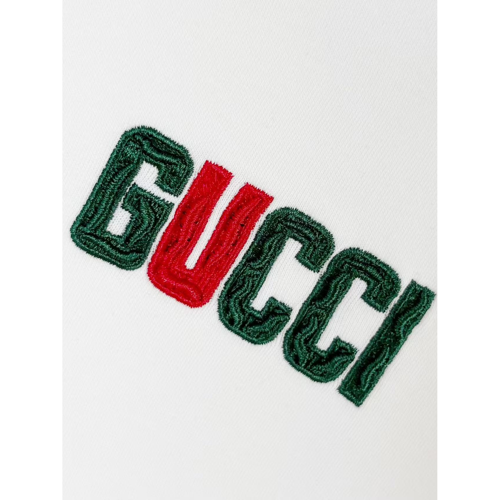 <p>GUCCI 刺绣短袖T恤(白)</p>