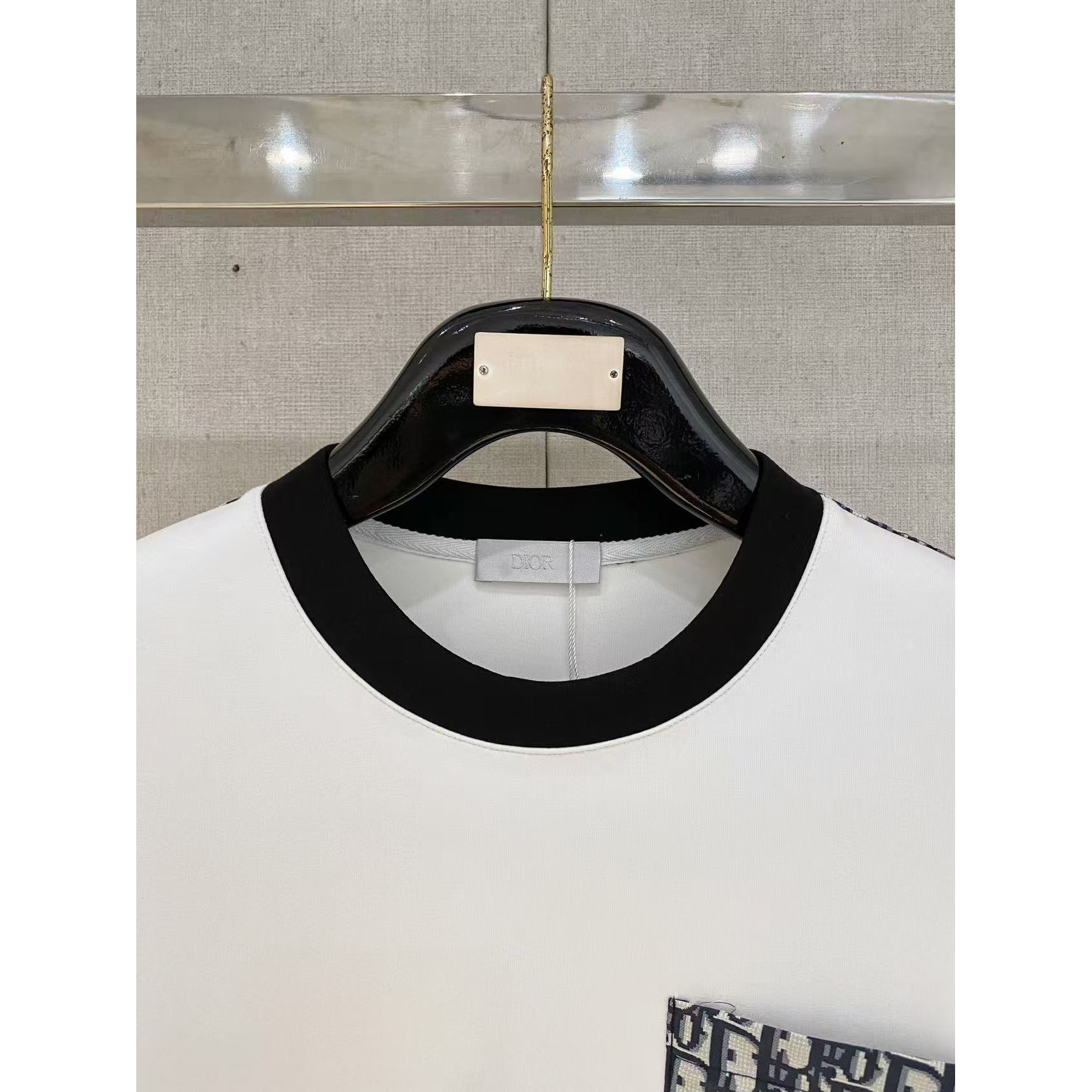 <p>DIOR 太空棉卫衣(白)</p>