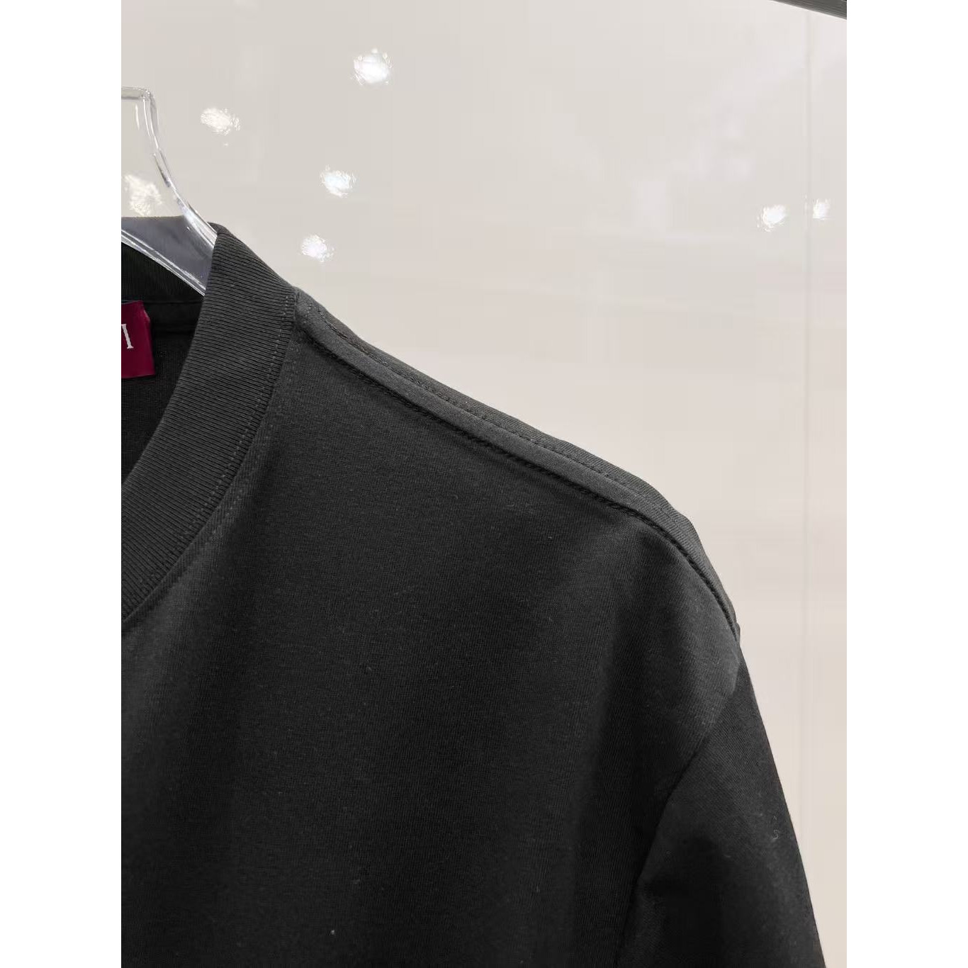 <p>GUCCI&nbsp;夏季新品短袖(黑)</p>