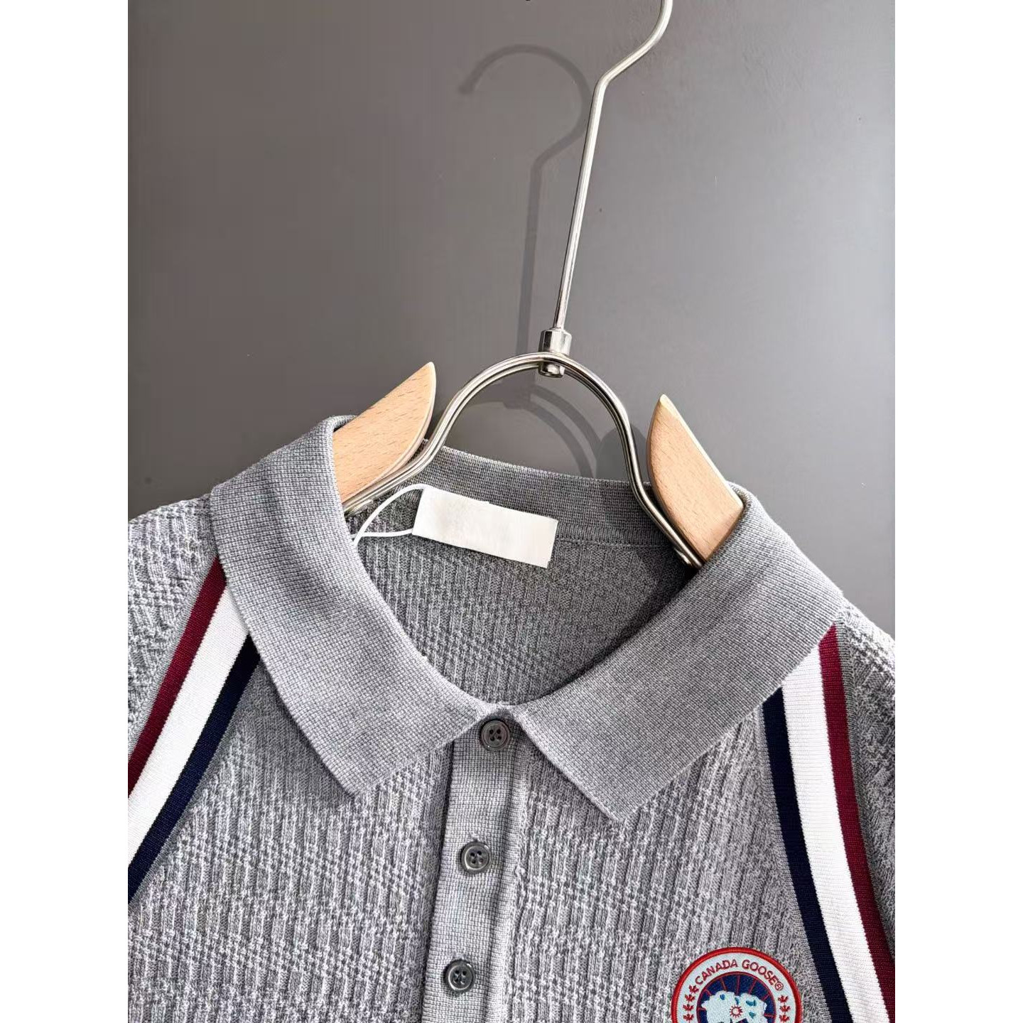 <p>Canada Goose 男款短袖T恤(786942)</p>