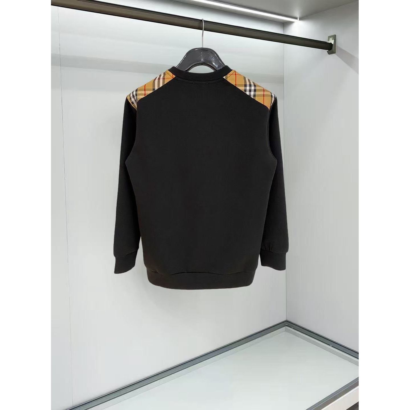 <p>BURBERRY 太空棉卫衣(黑)</p>