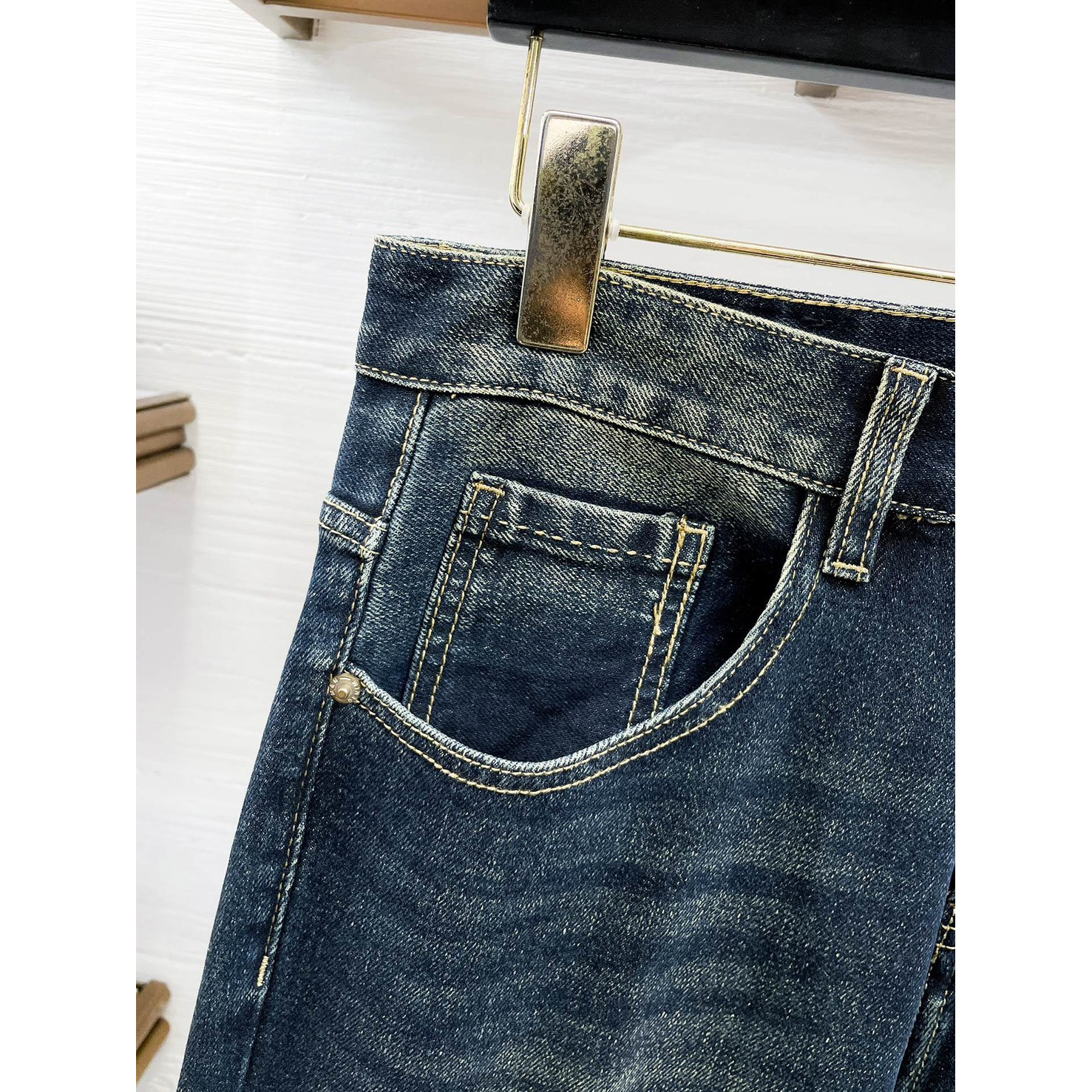 <p>Ermenegildo Zegna&nbsp;高品质牛仔裤</p>