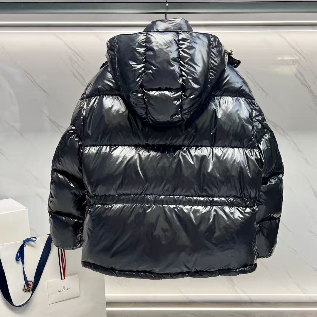 <p>MONCLER Abbaye面包服漆面尼龙女士羽绒服(黑色)</p>