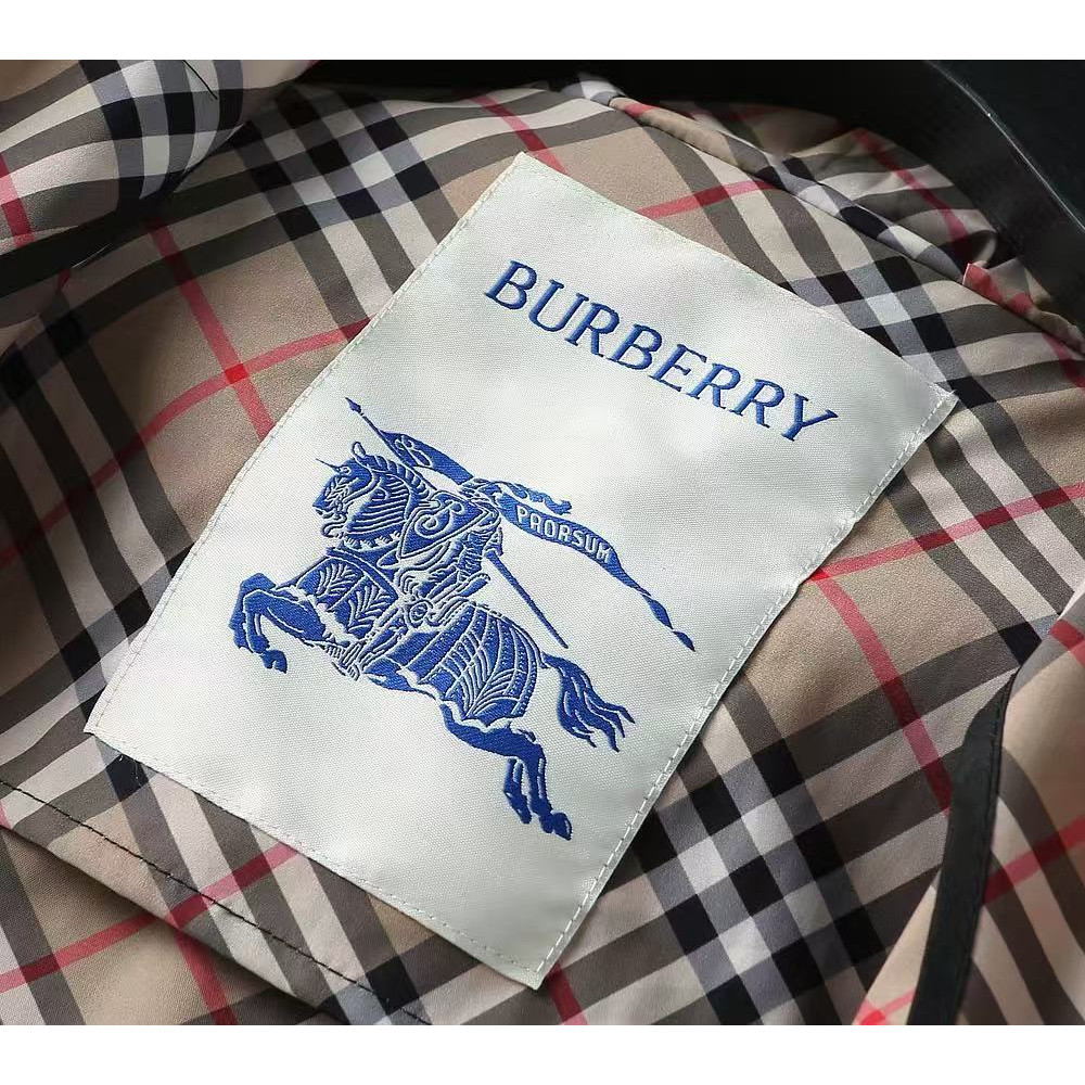 <p>BURBERRY 男士夹克外套(800892)</p>