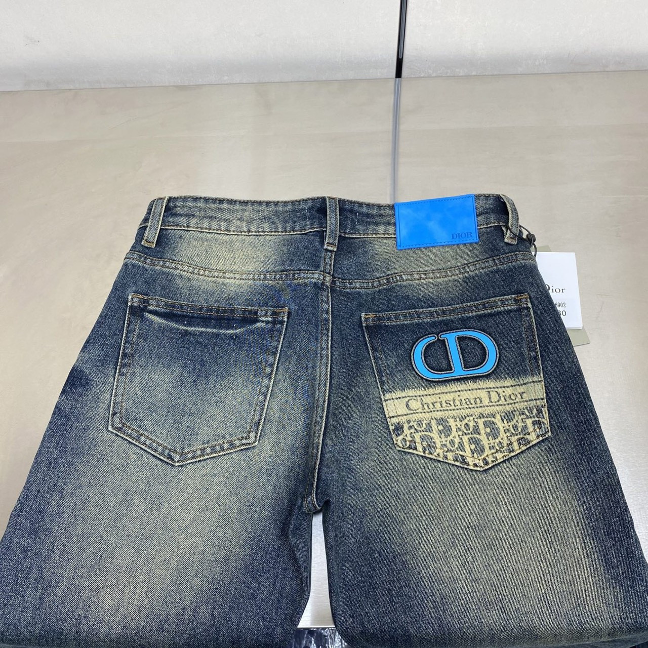 <p>DIOR 丹宁水洗牛仔裤(6902)</p>