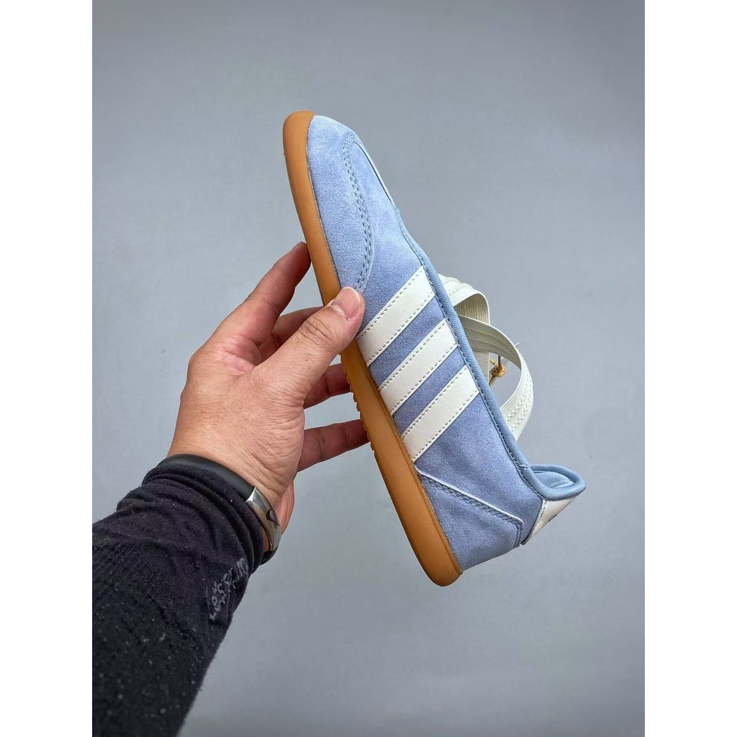 <p>Adidas BARREDA 玛丽珍鞋 (藍)</p>