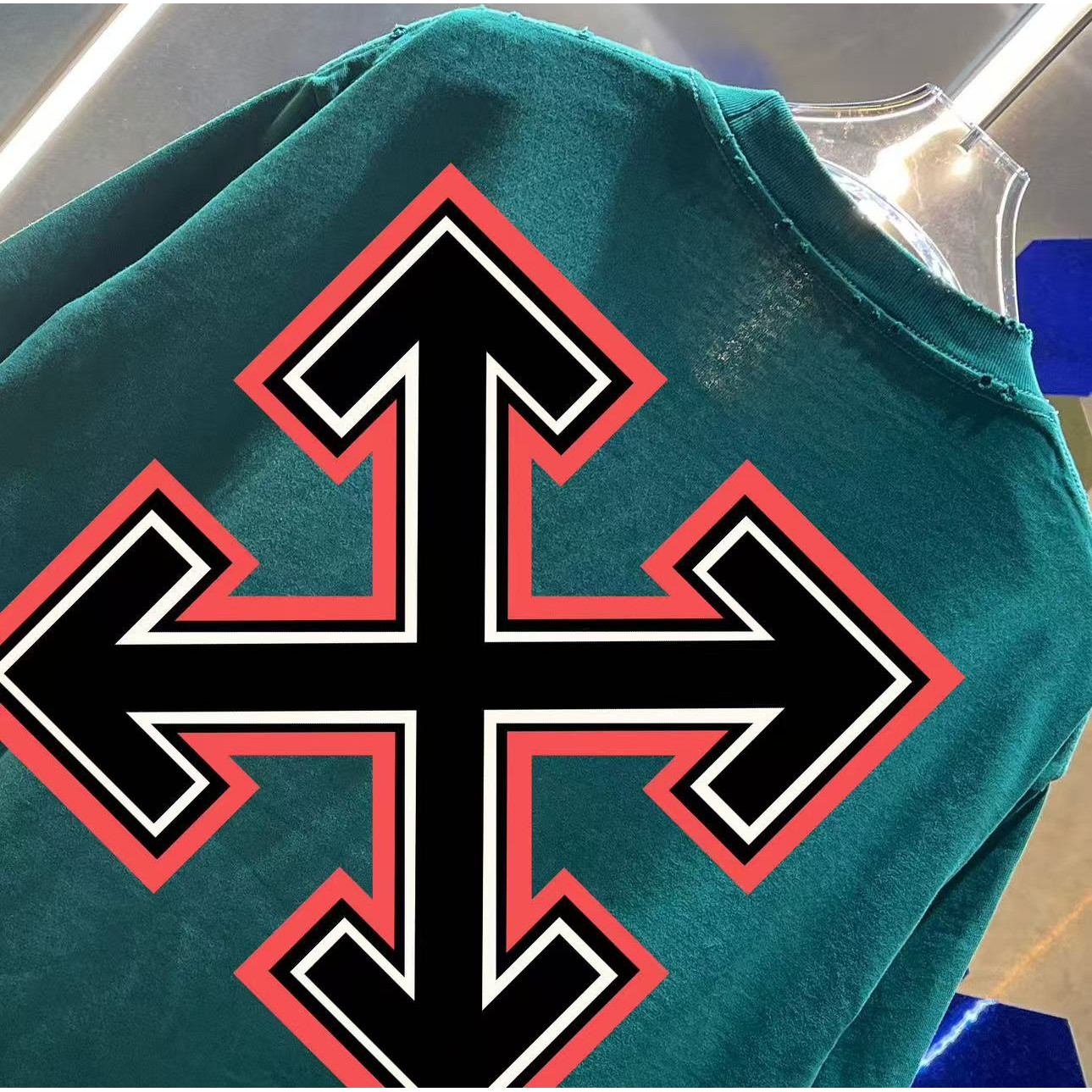 <p>OFF-white 洗水磨破短袖T恤(洗水綠)</p>