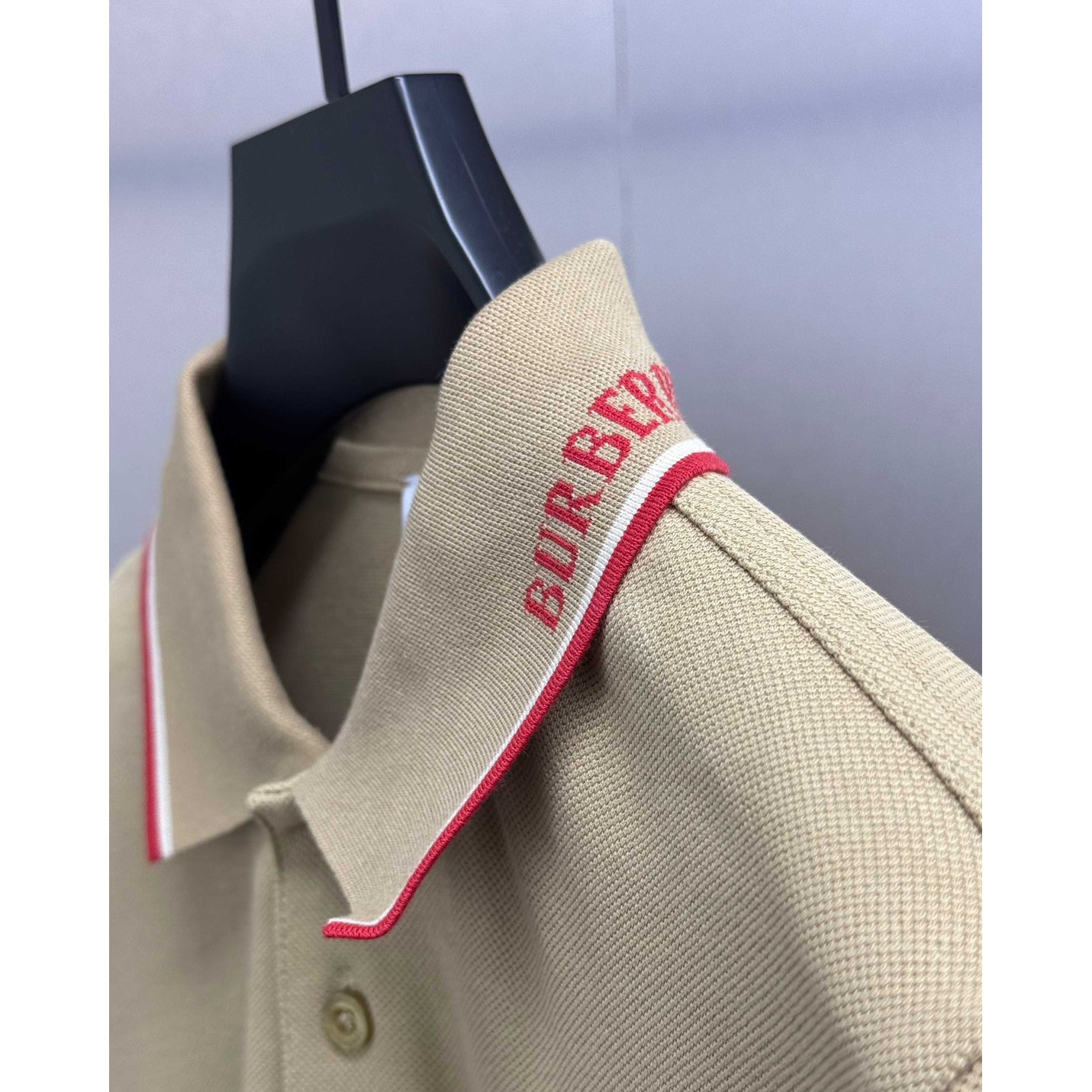 <p>BURBERRY 短袖翻领polo衫(杏)</p>