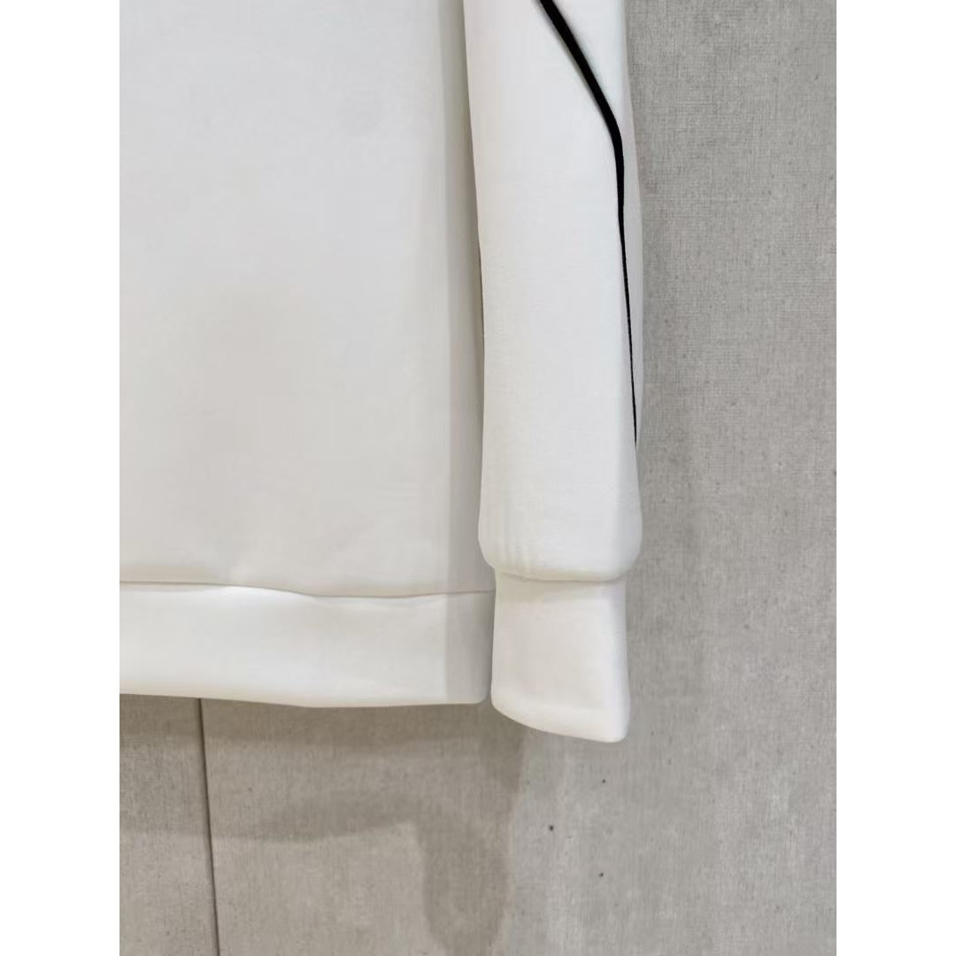 <p>DIOR 太空棉卫衣(白)</p>