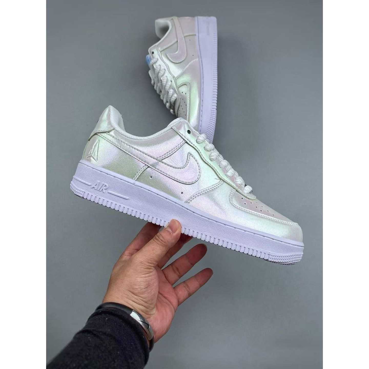 <p>Nike Air Force1 07 low &nbsp;联名款</p>