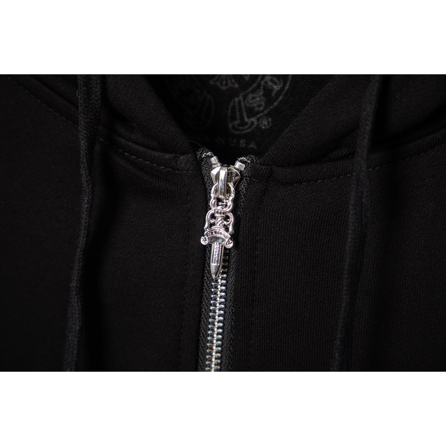 <p>CHROME HEARTS 炫彩十字架连帽外套(DZ80)(黑色)</p>