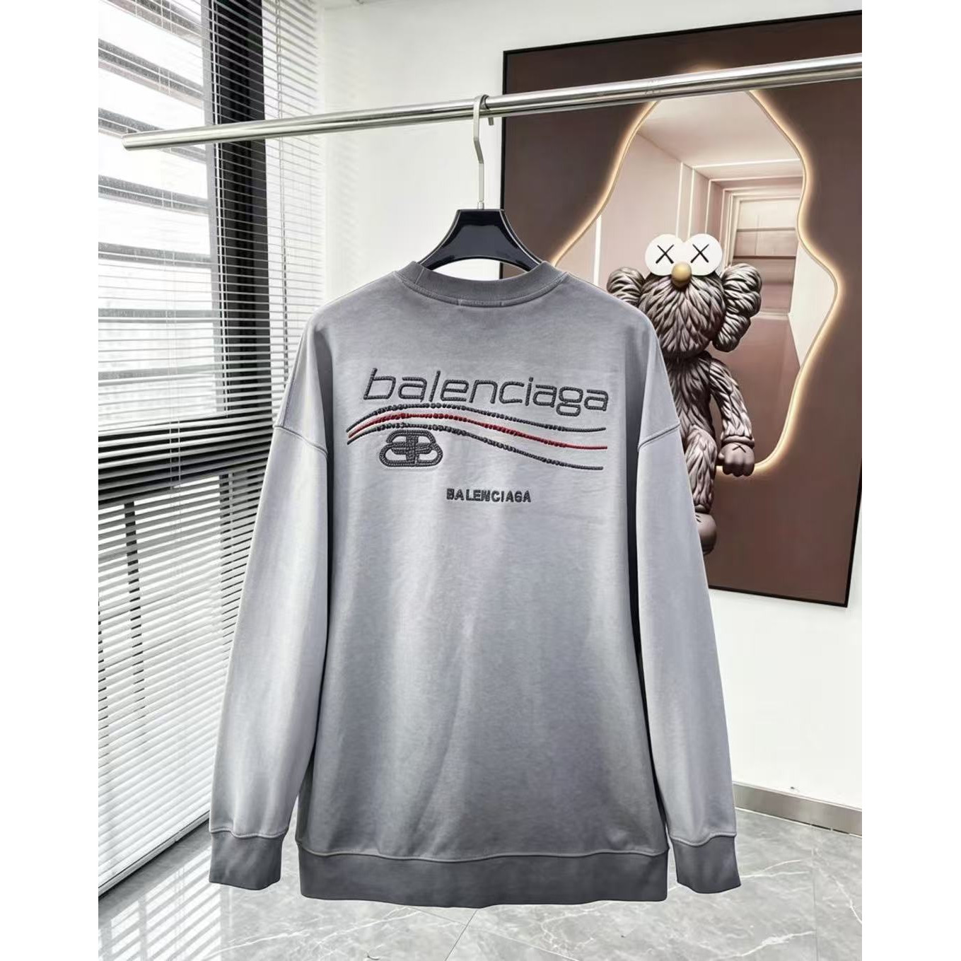 <p>Balenciaga 圓領長袖T恤(洗水灰)</p>