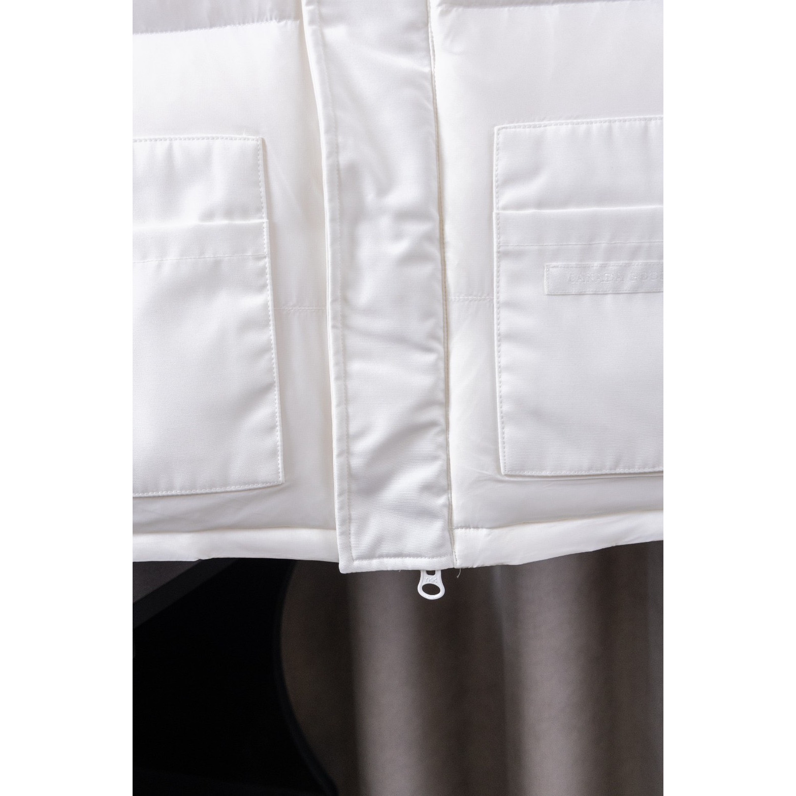 <p>Canada Goose Paradigm Freestyle Vest 2057MW羽绒服马甲(白色)</p>