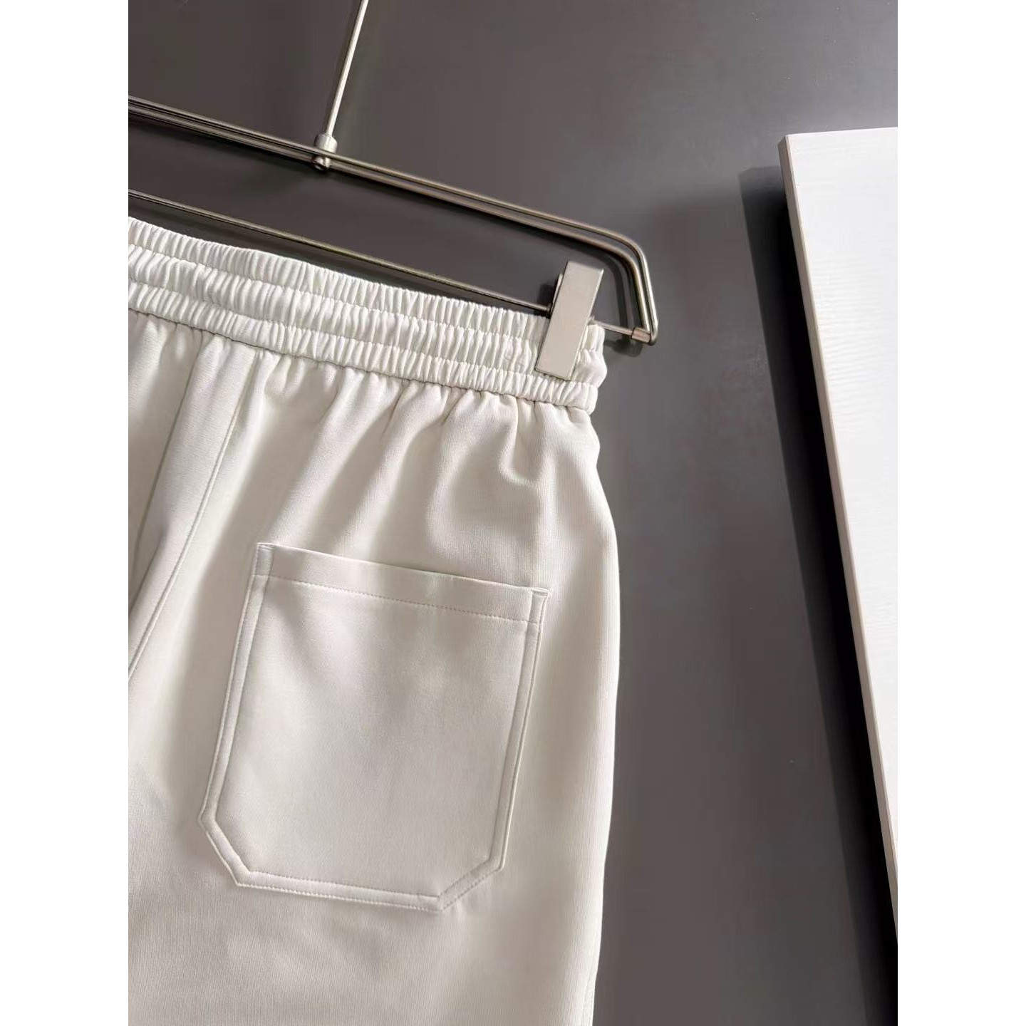 <p>BURBERRY 夏季新款松紧带休闲裤(786882)</p>
