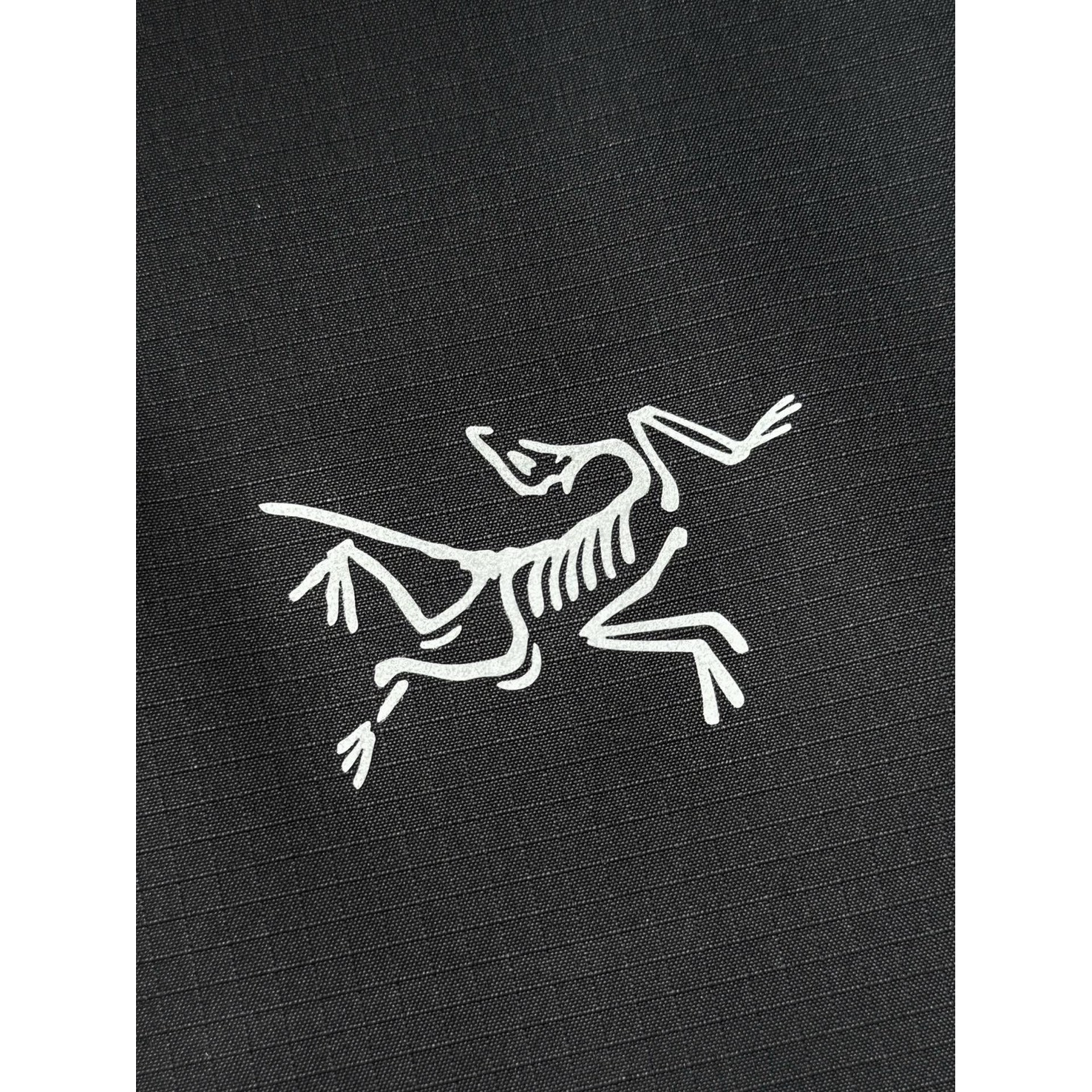 <p>Arc'teryx 手抓绒款外套(黑)</p>
