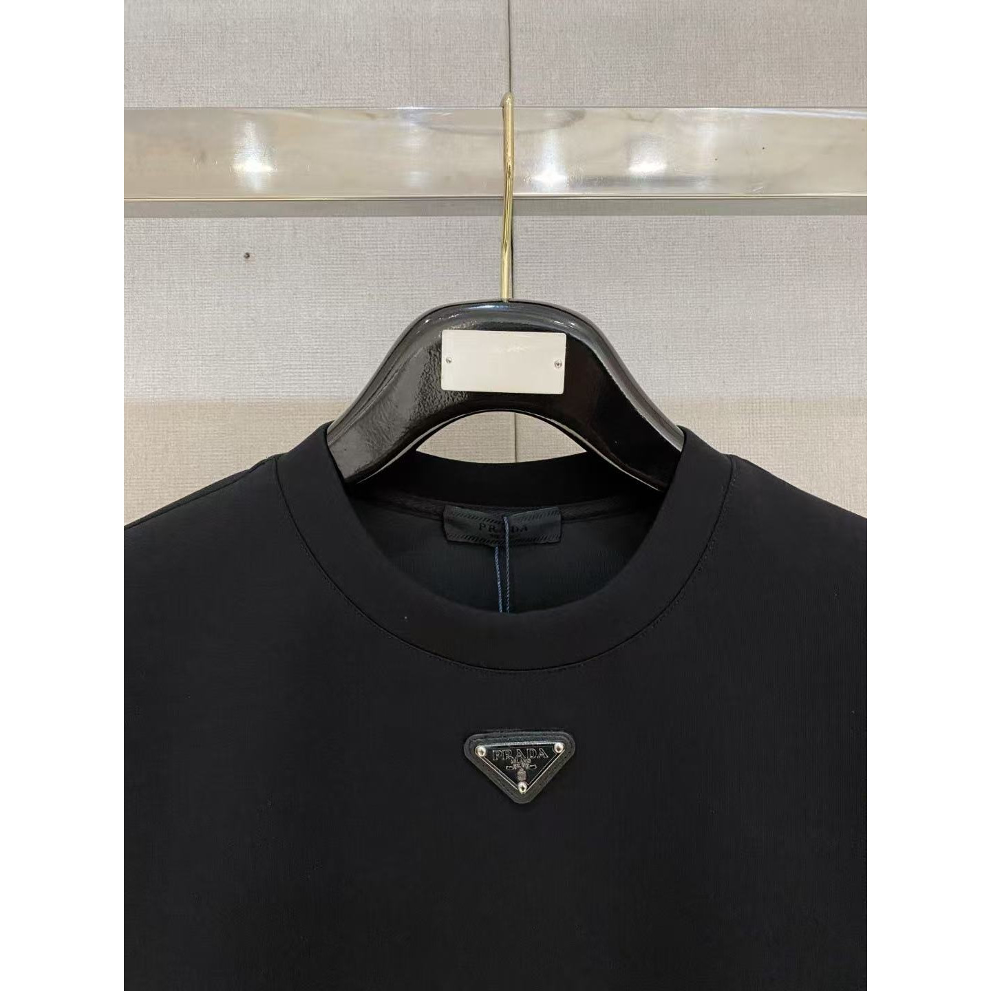 <p>PRADA 太空棉卫衣(黑)</p>