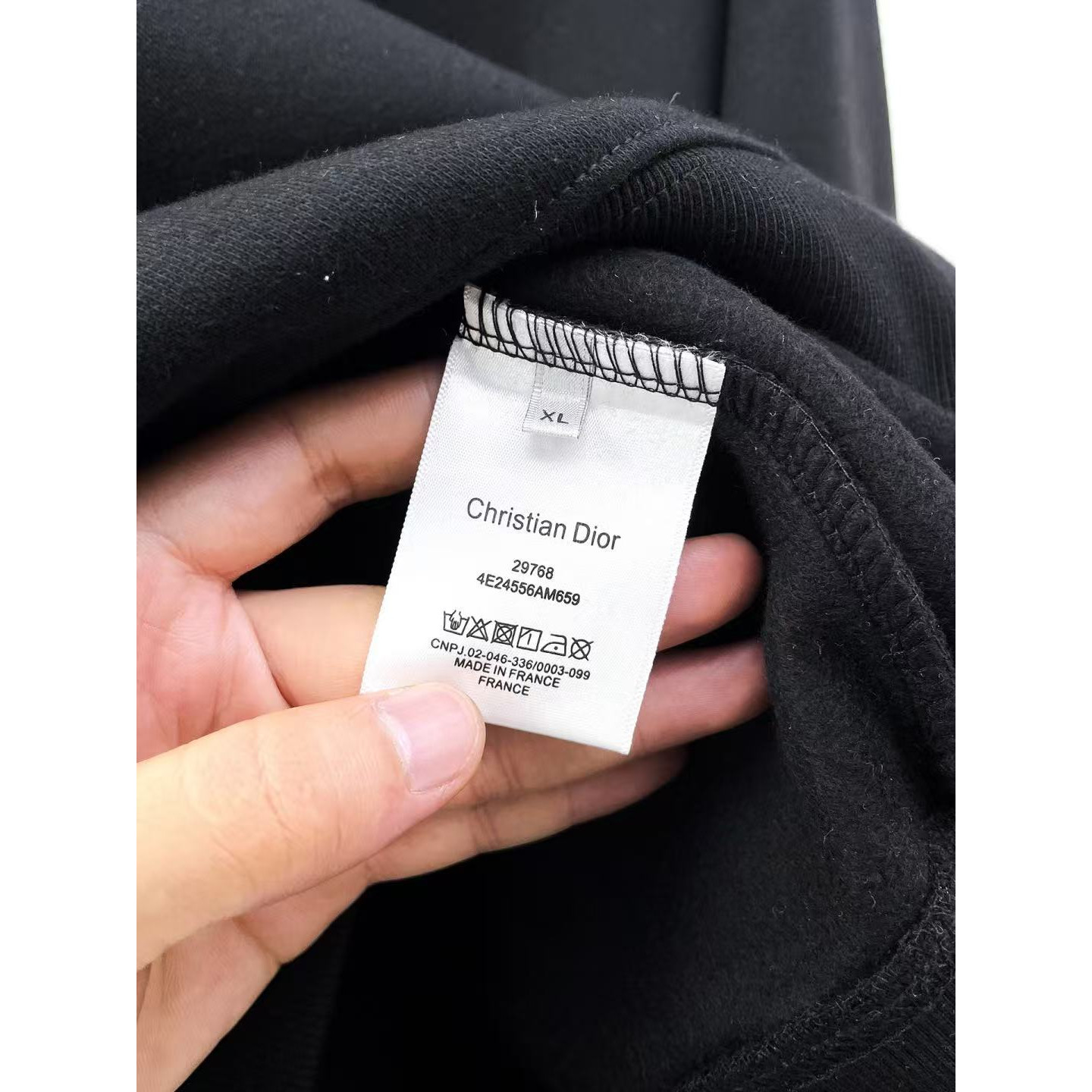 <p>DIOR 加绒圆领卫衣(黑)</p>