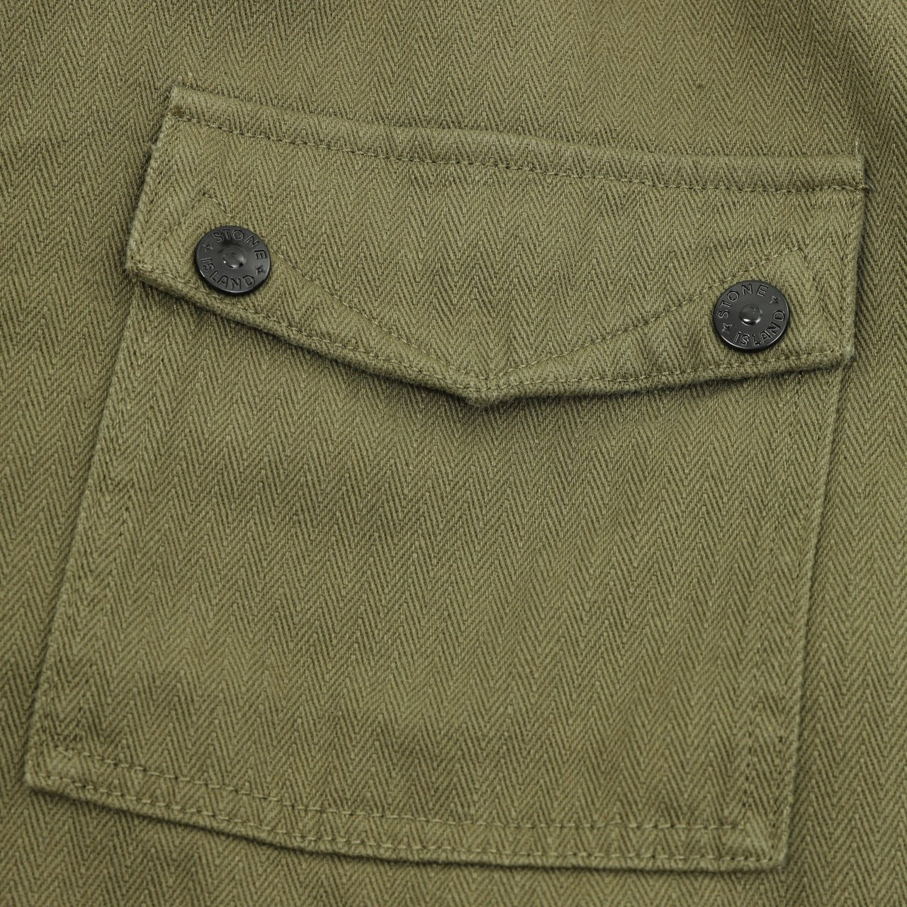 <p>Stone Island 户外口袋长款衬衫外套(綠)</p>