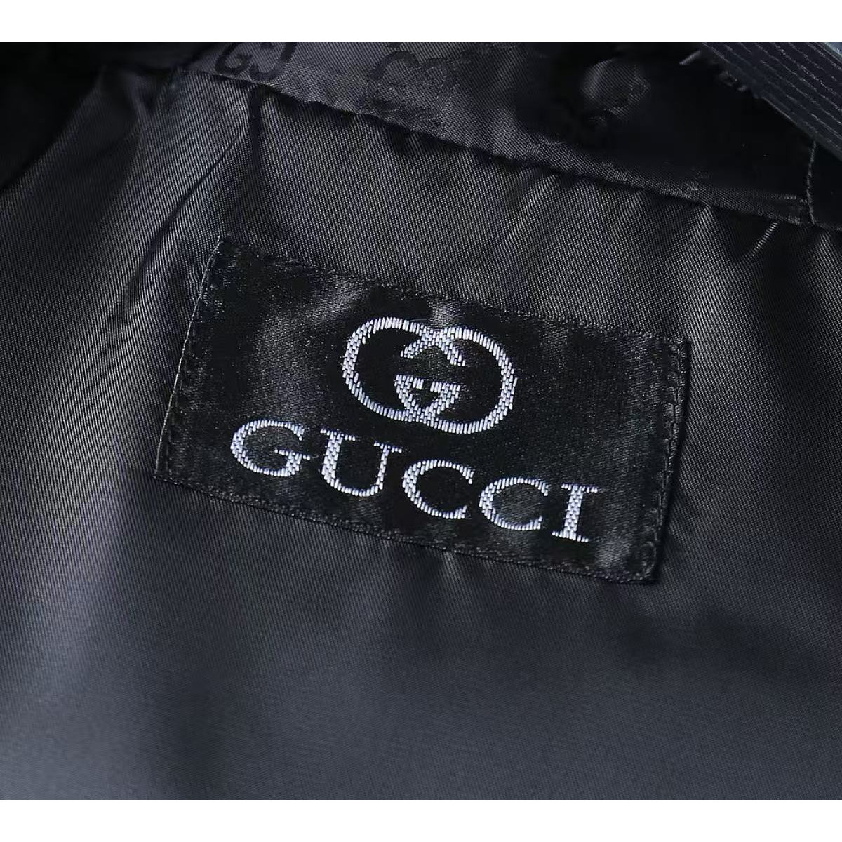 <p>GUCCI 男士夹克外套(800822)</p>