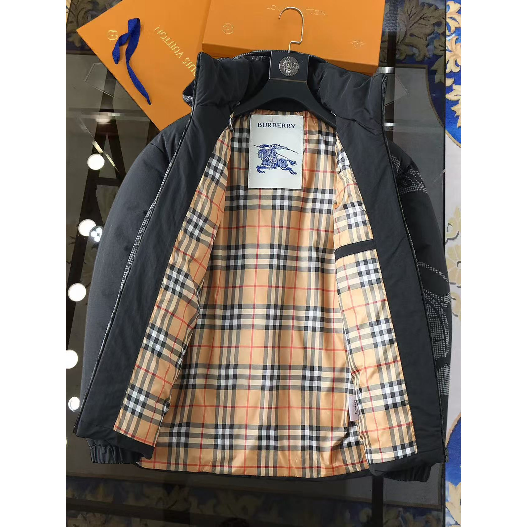 <p>BURBERRY 加厚棉服外套(黑)</p>