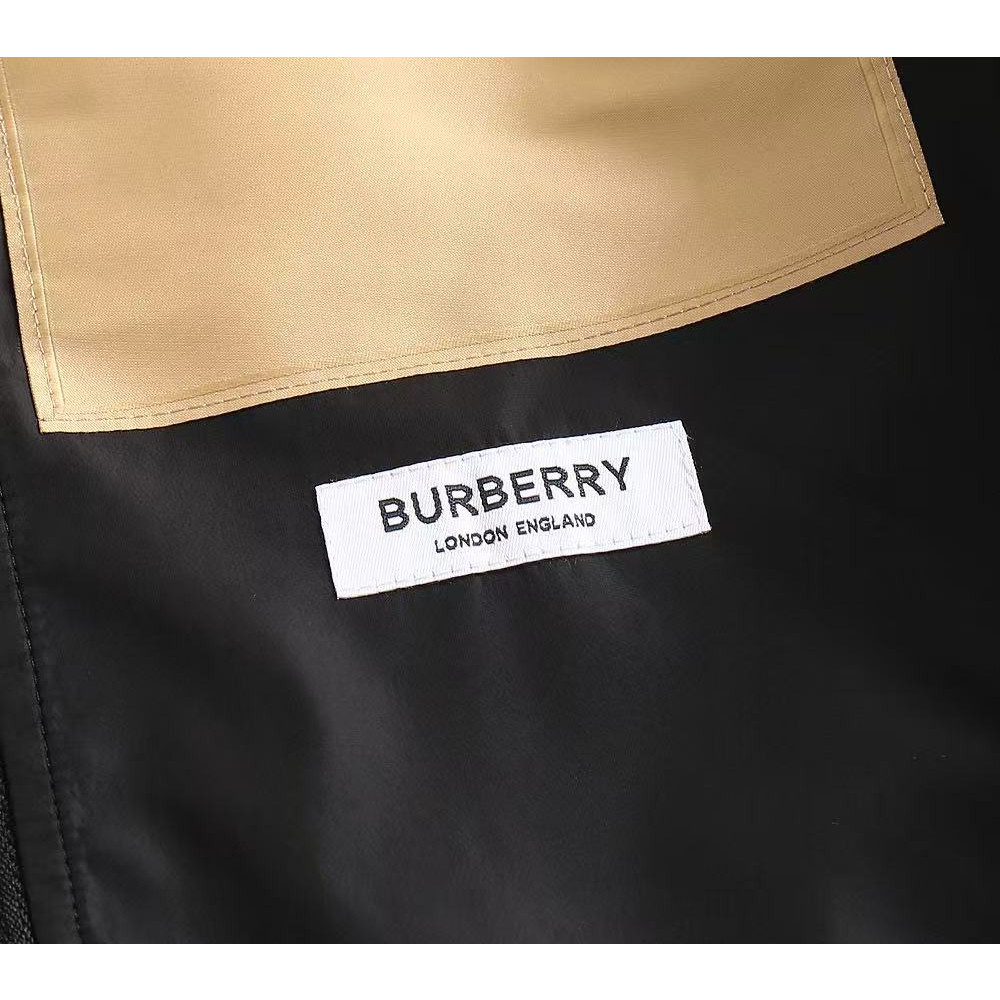<p>BURBERRY&nbsp;男士夹克外套(黑)</p>