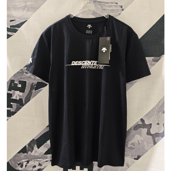<p>DESCENTE 短袖T恤</p>