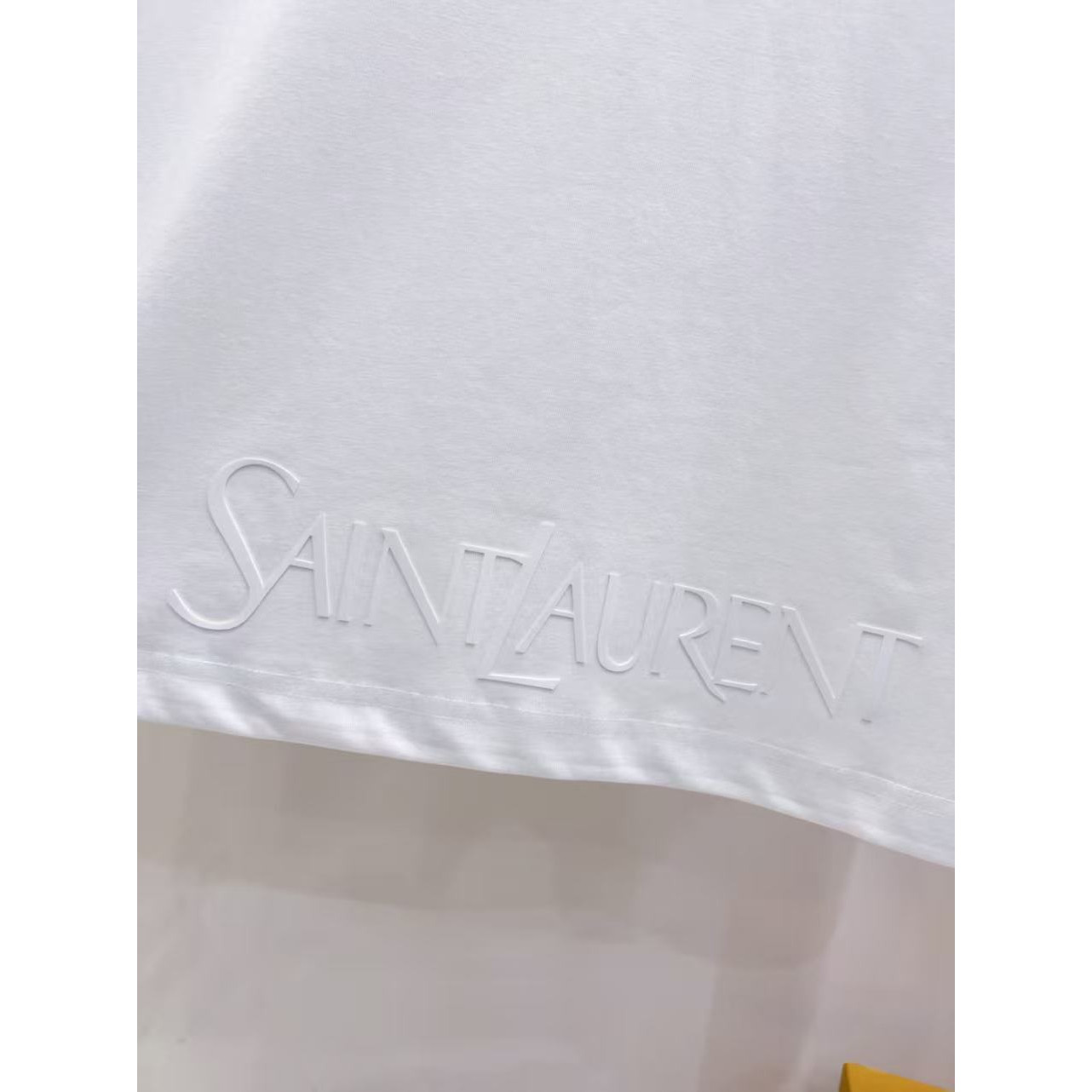 <p>YSL logo图案短袖(白)</p>